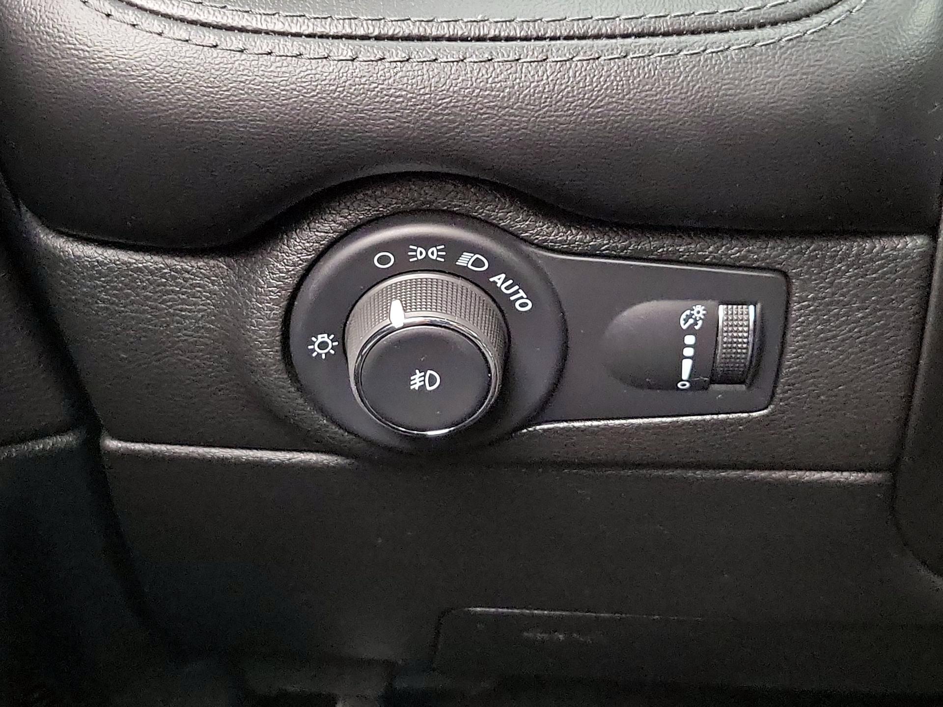 Thumbnail: 2022 Dodge Durango - 13