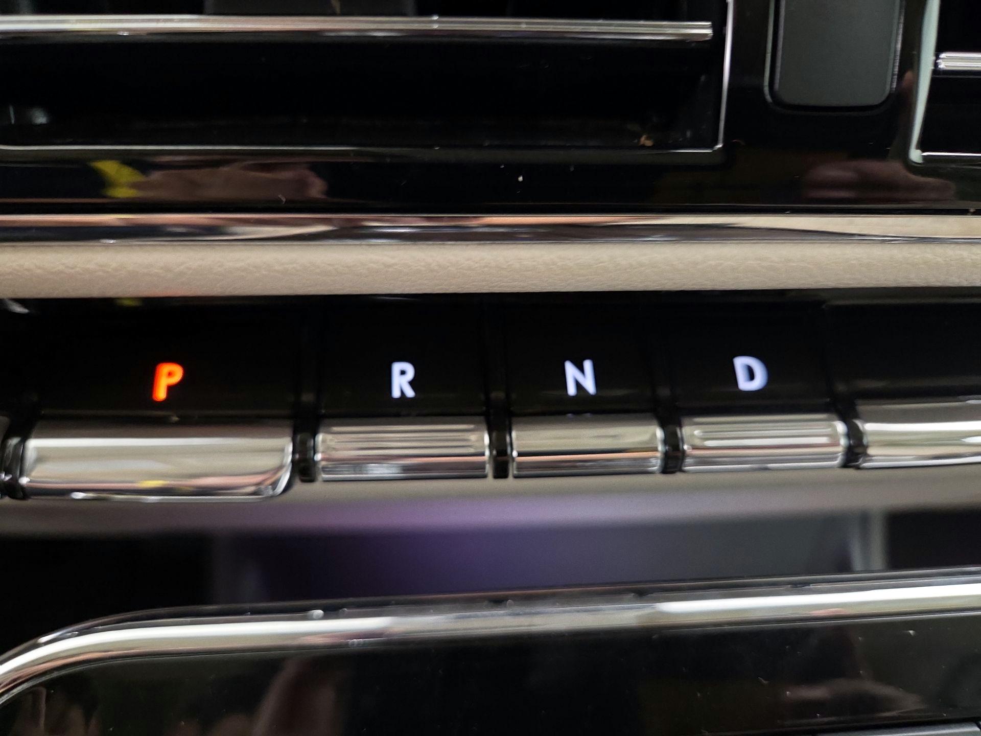 Thumbnail: 2019 Lincoln Navigator L - 17