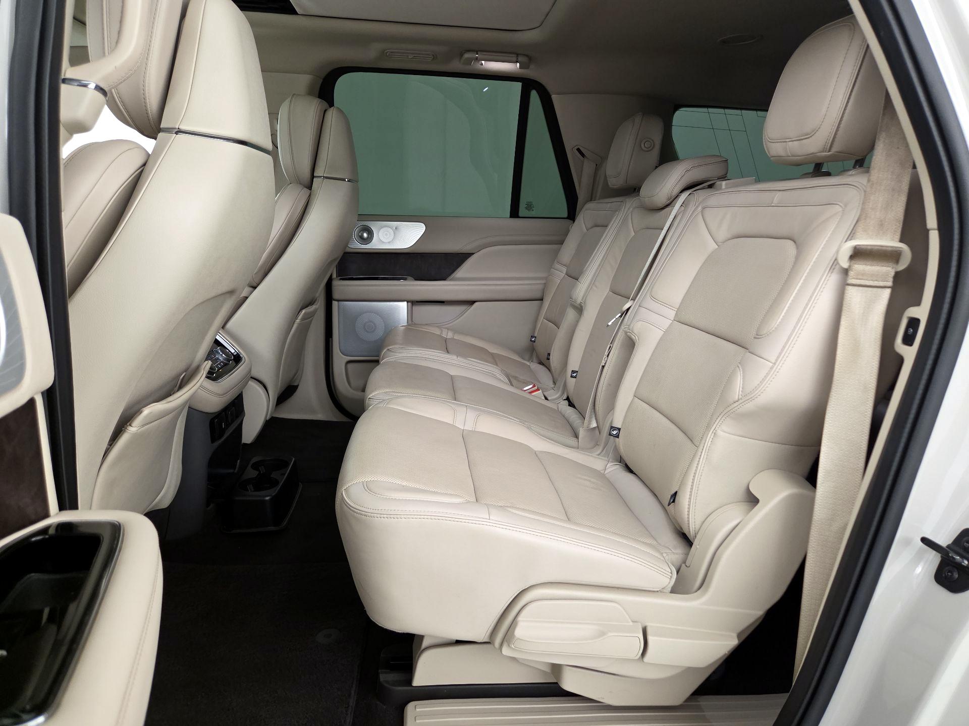 Thumbnail: 2019 Lincoln Navigator L - 20