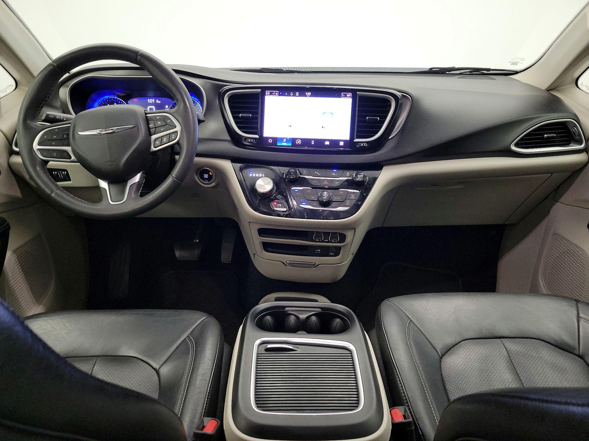 Thumbnail: 2022 Chrysler Pacifica - 9