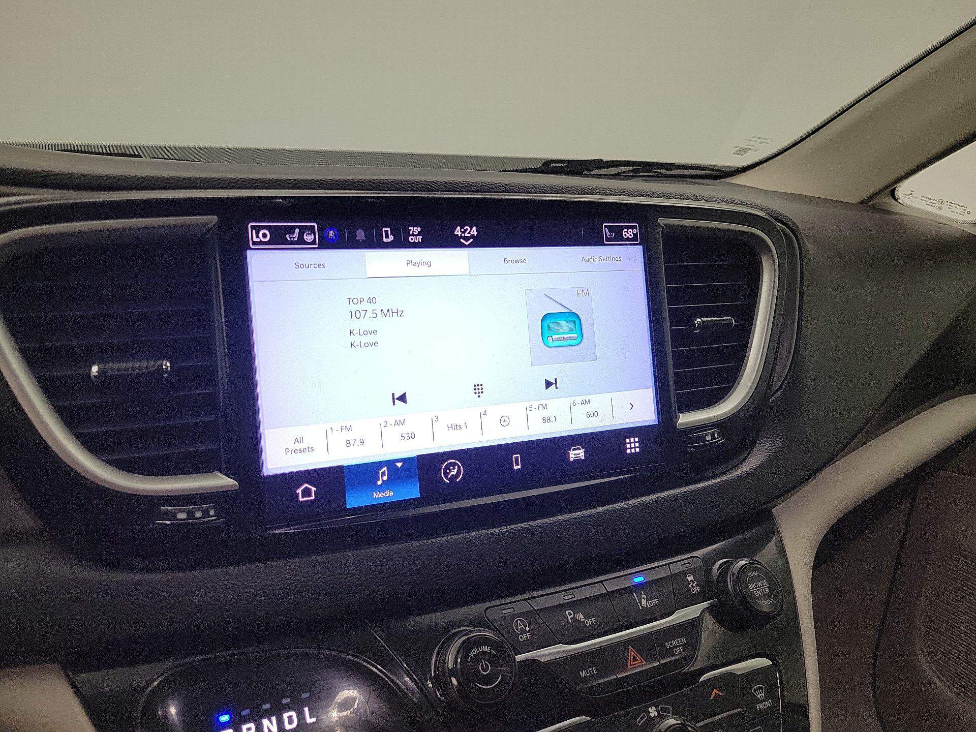Thumbnail: 2022 Chrysler Pacifica - 15