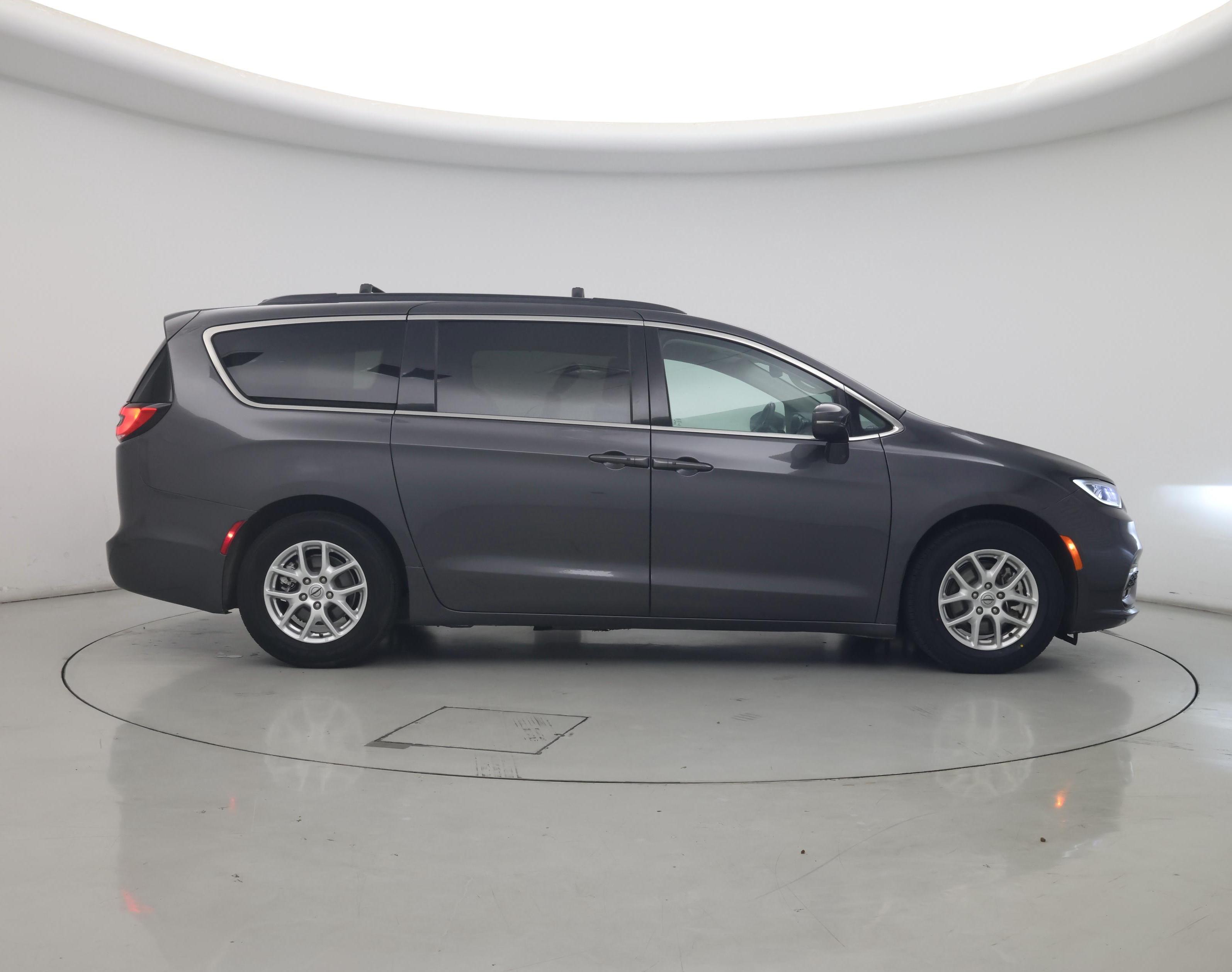 Thumbnail: 2022 Chrysler Pacifica - 7