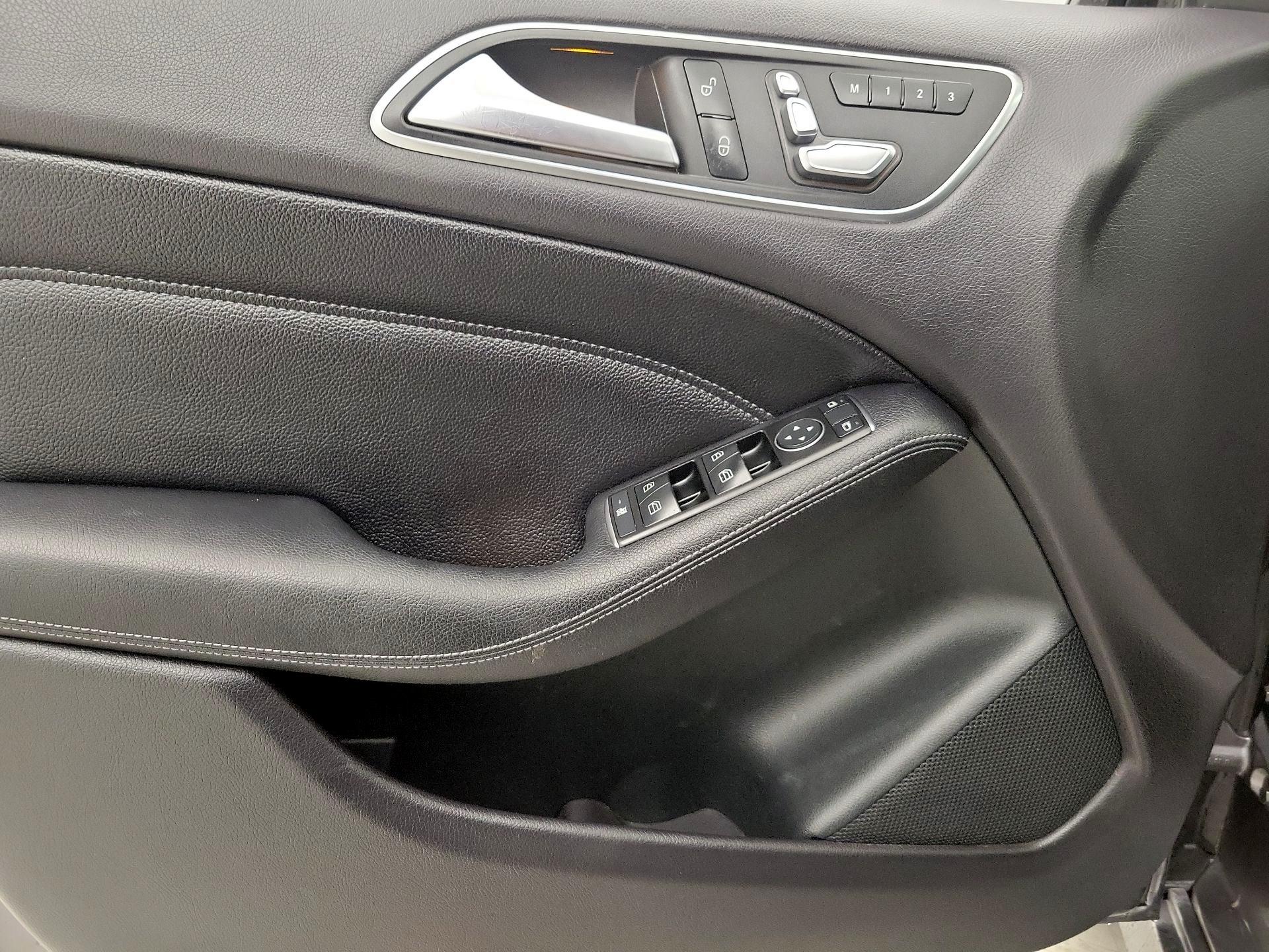 Thumbnail: 2017 Mercedes-Benz B-Class - 12