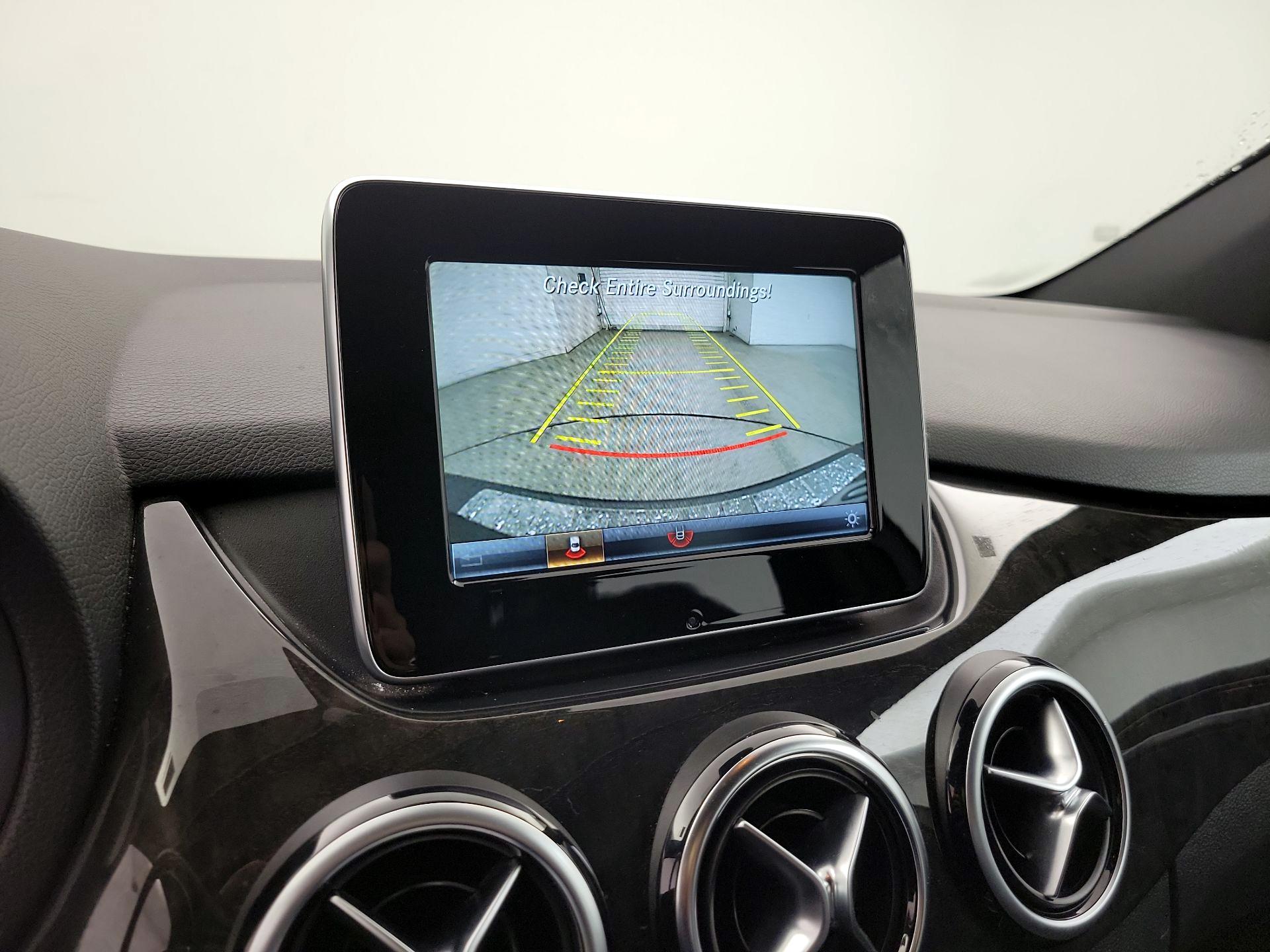 Thumbnail: 2017 Mercedes-Benz B-Class - 14