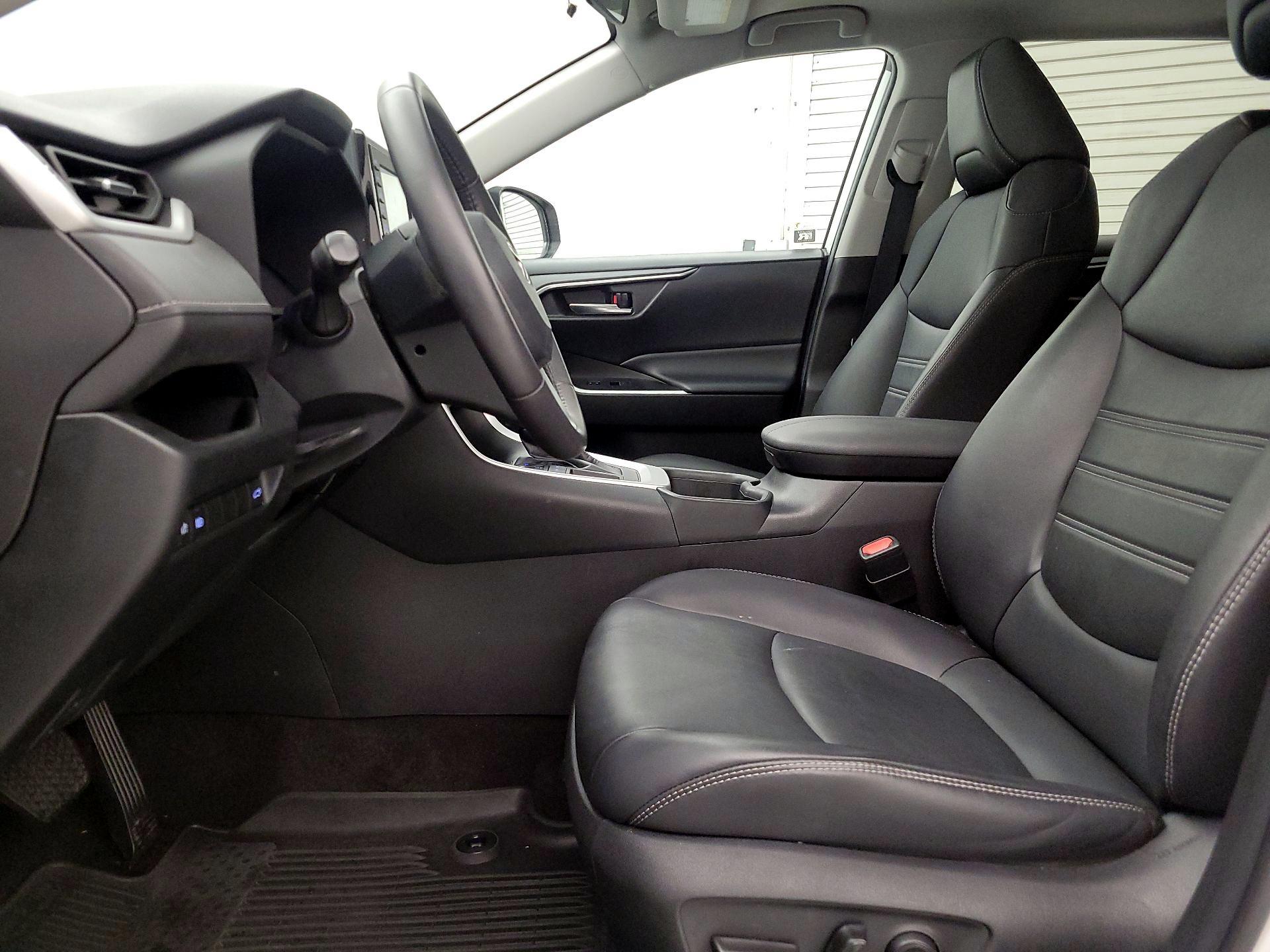 Thumbnail: 2022 Toyota RAV4 - 11