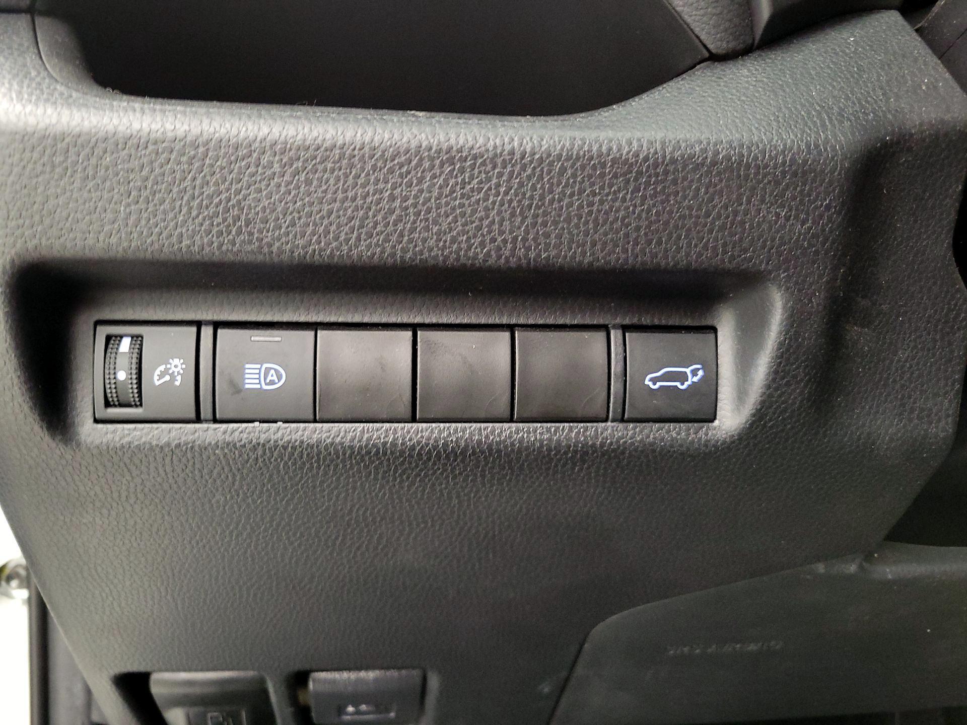 Thumbnail: 2022 Toyota RAV4 - 13