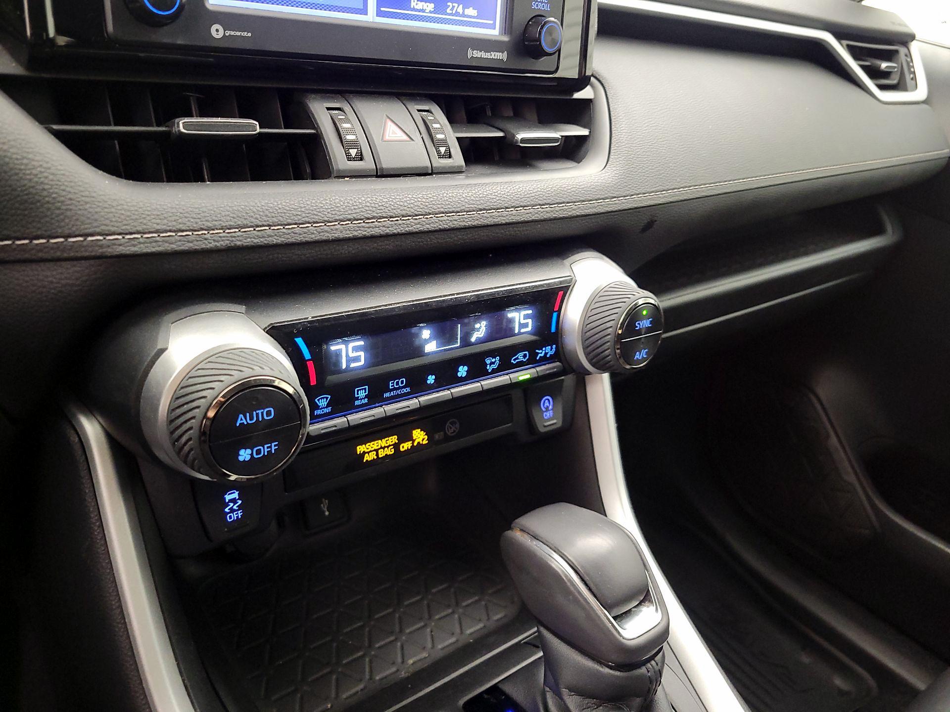 Thumbnail: 2022 Toyota RAV4 - 16