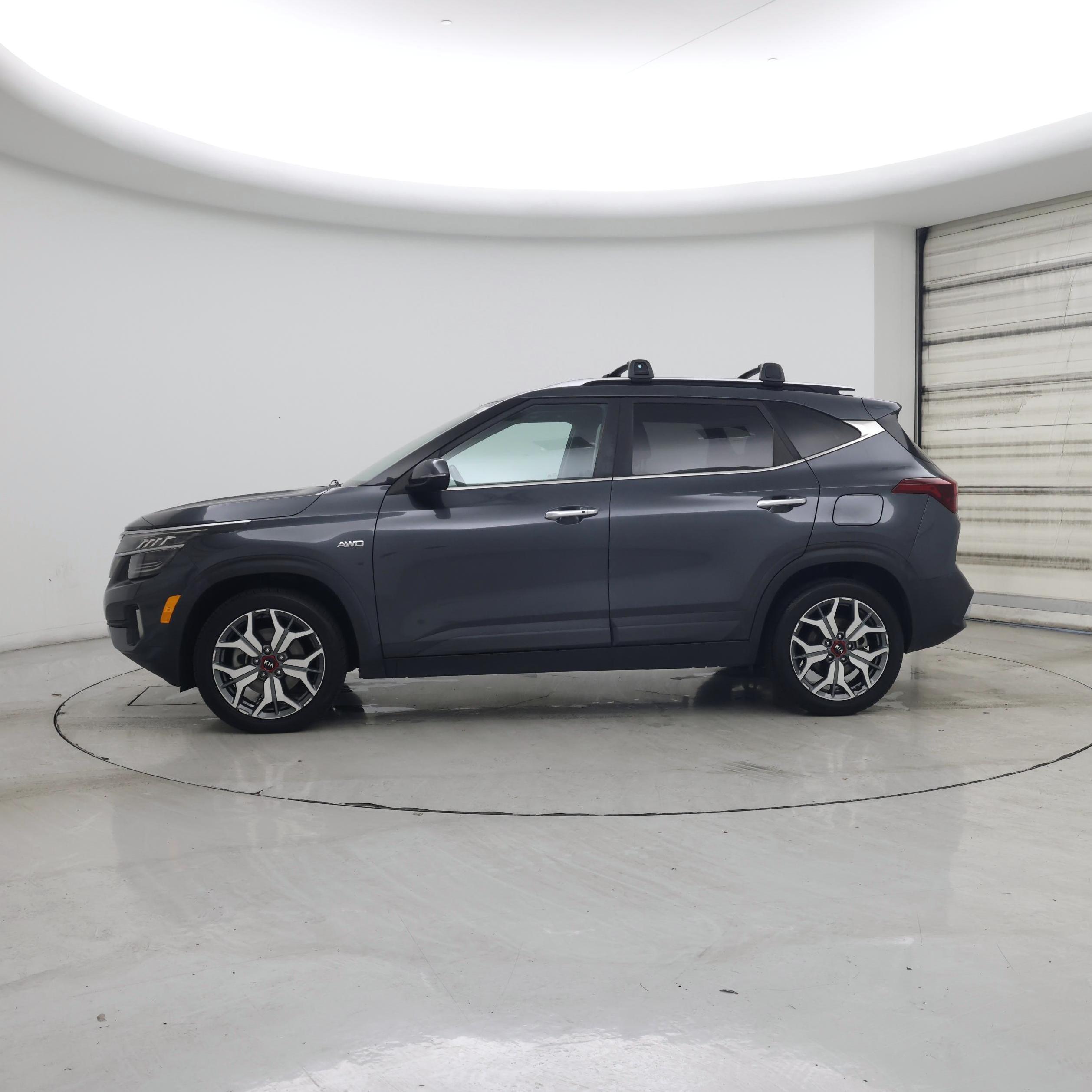 Thumbnail: 2021 Kia Seltos - 3