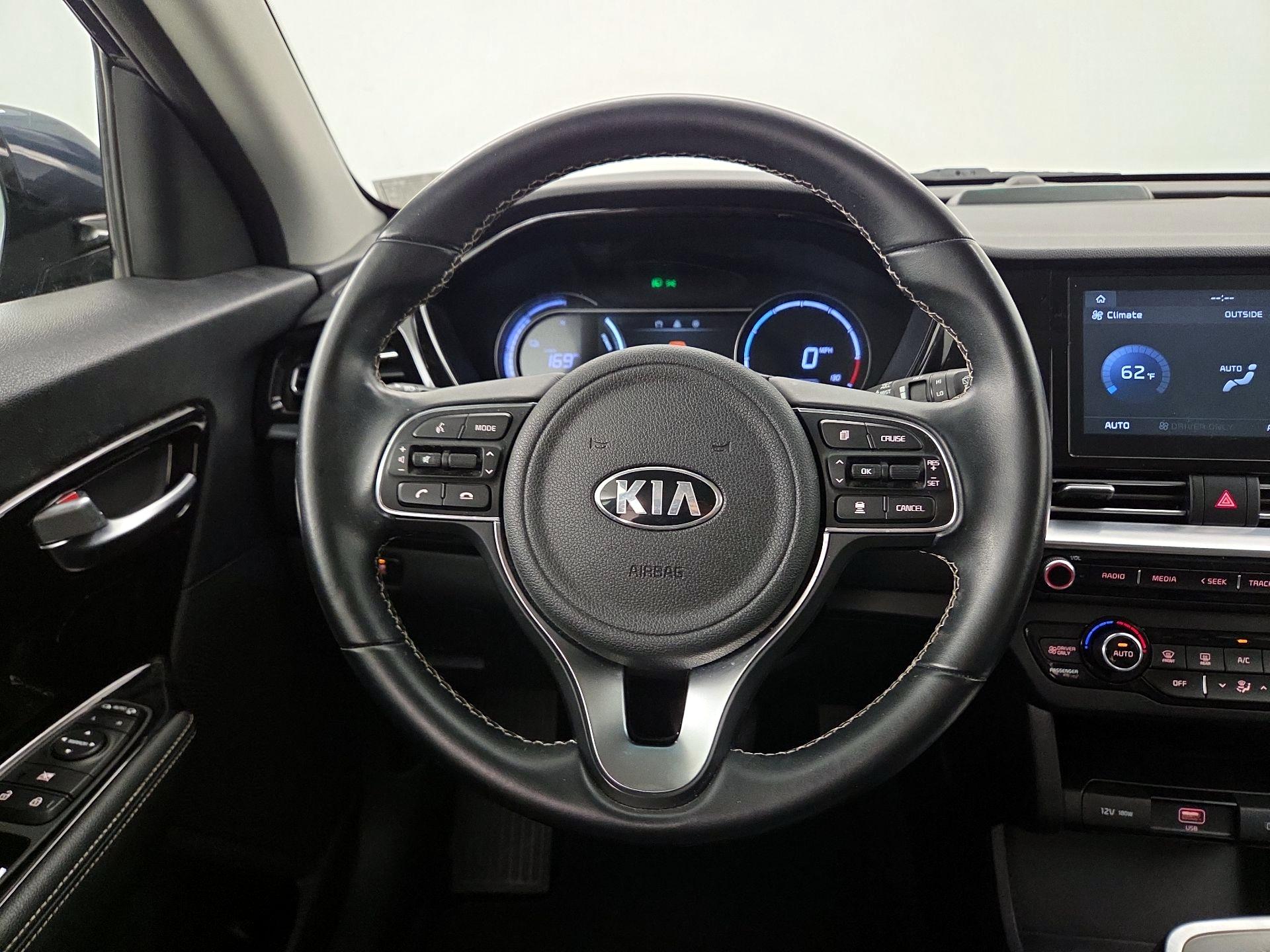Thumbnail: 2020 Kia Niro - 10