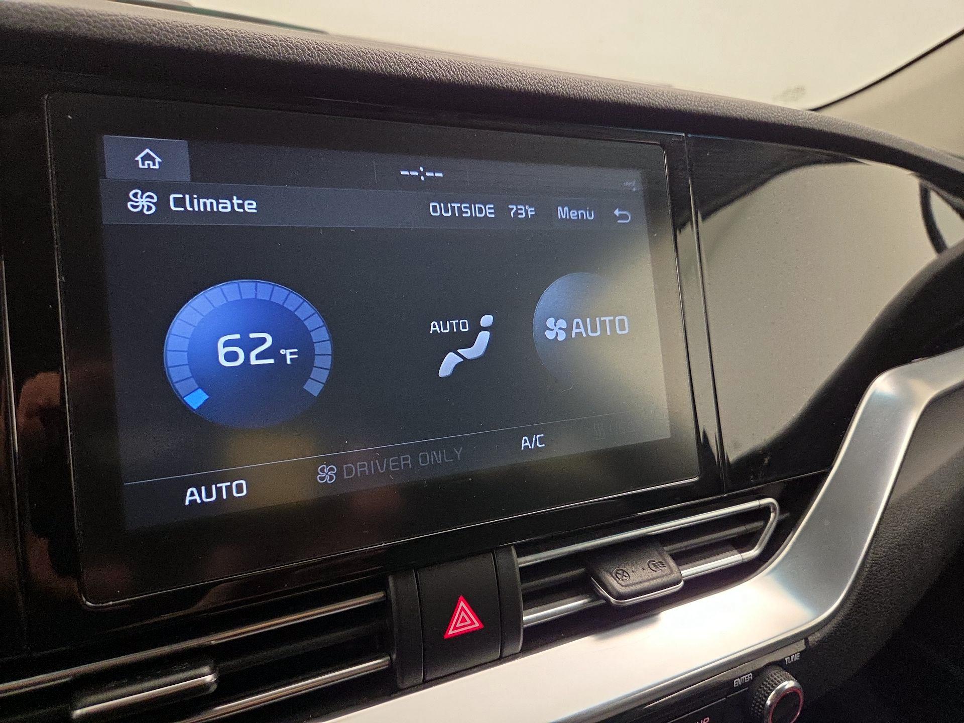 Thumbnail: 2020 Kia Niro - 16