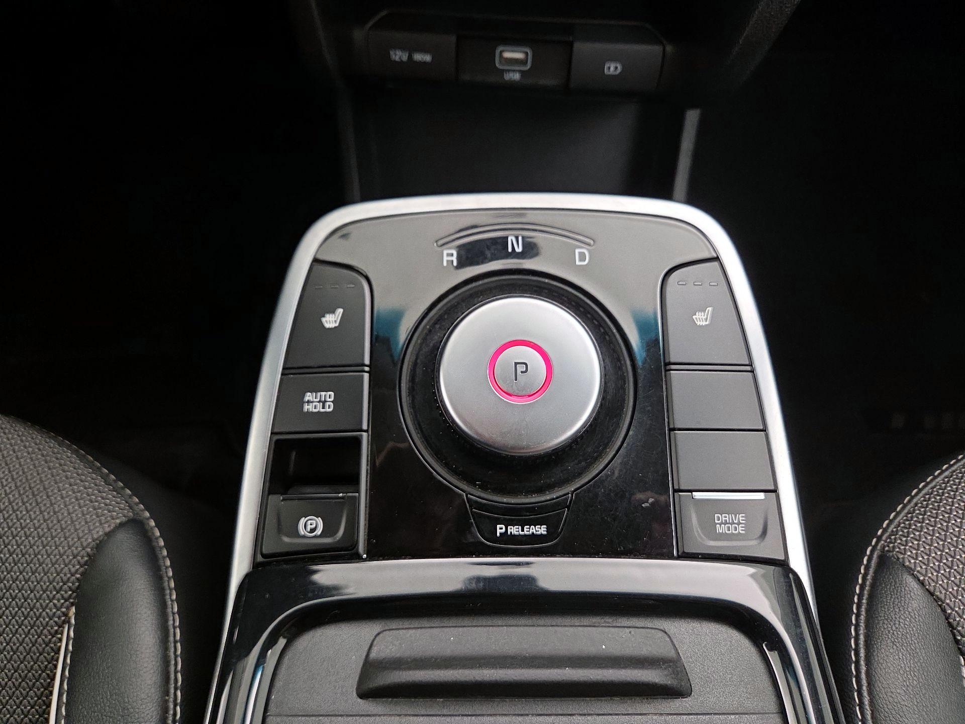 Thumbnail: 2020 Kia Niro - 17