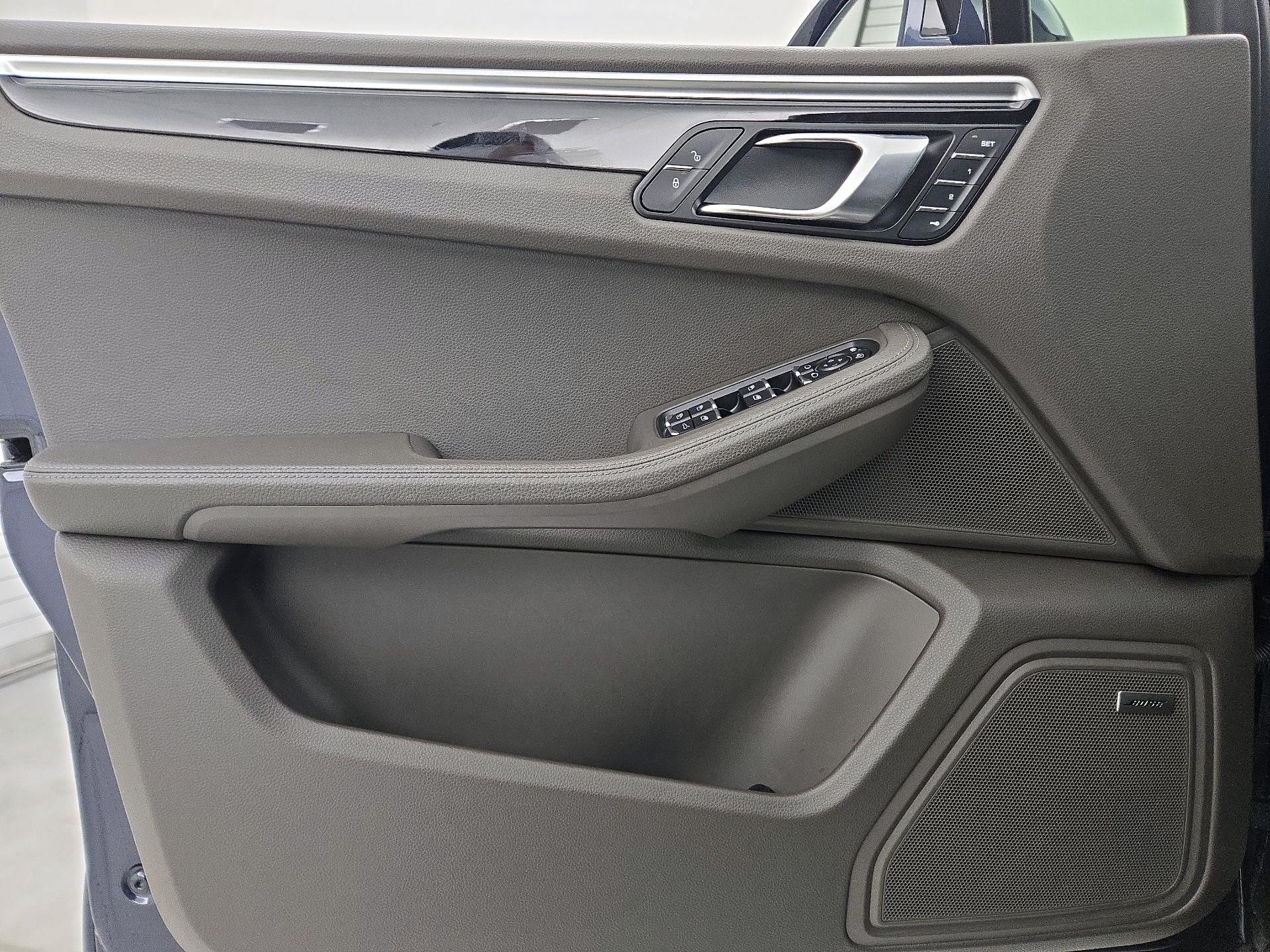 Thumbnail: 2018 Porsche Macan - 12