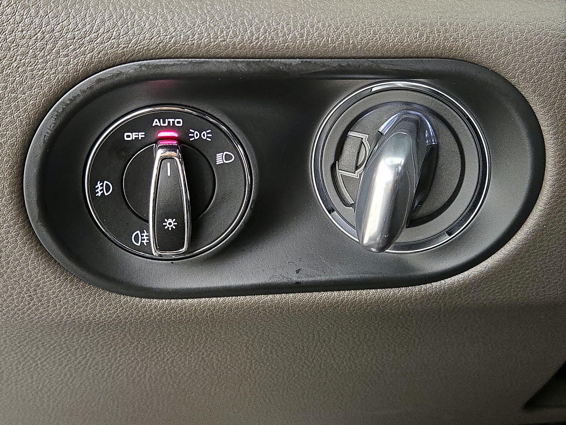 Thumbnail: 2018 Porsche Macan - 13