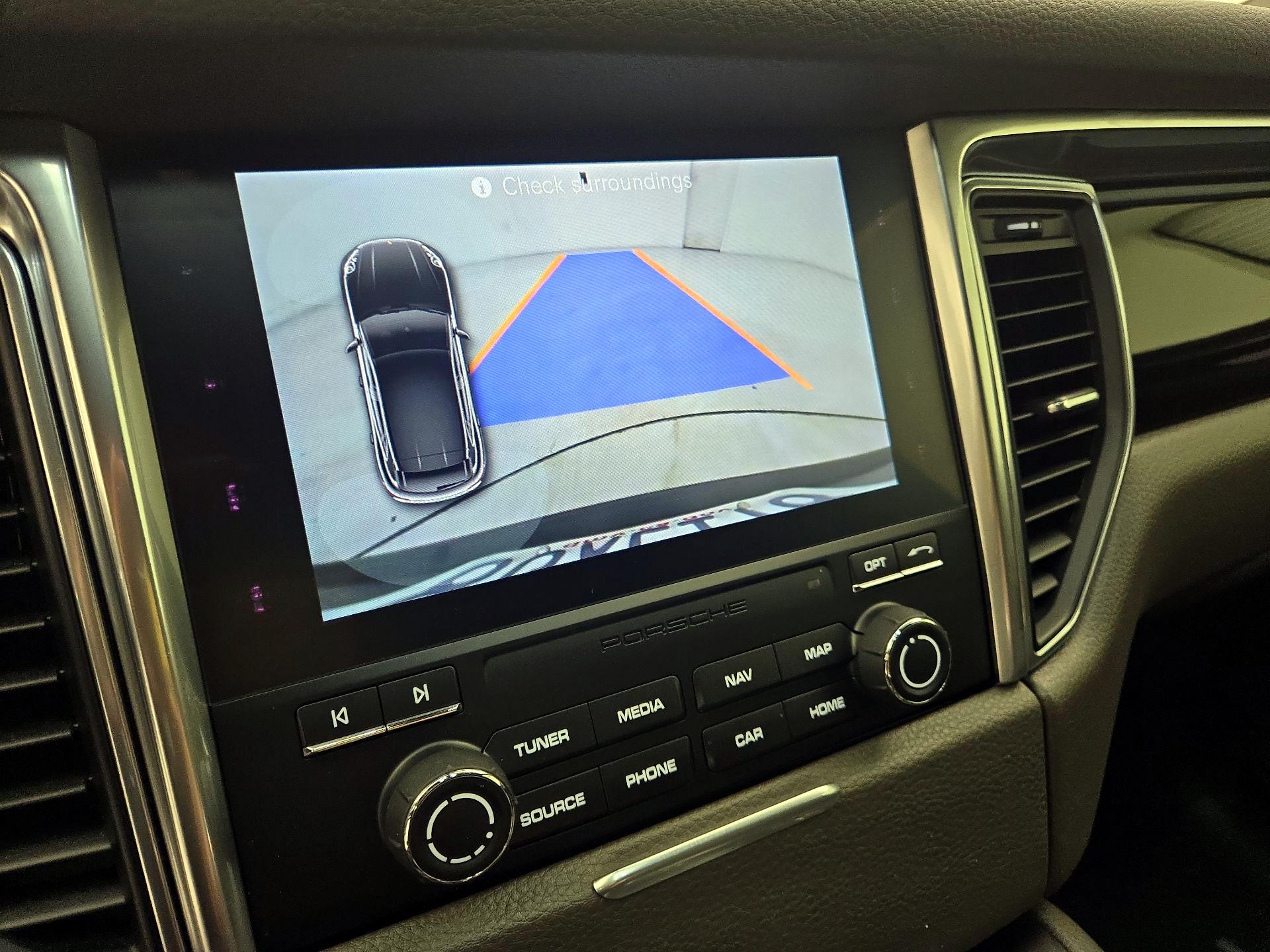 Thumbnail: 2018 Porsche Macan - 14