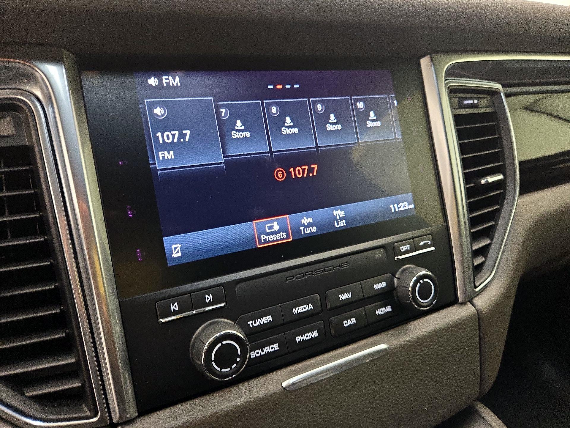 Thumbnail: 2018 Porsche Macan - 15