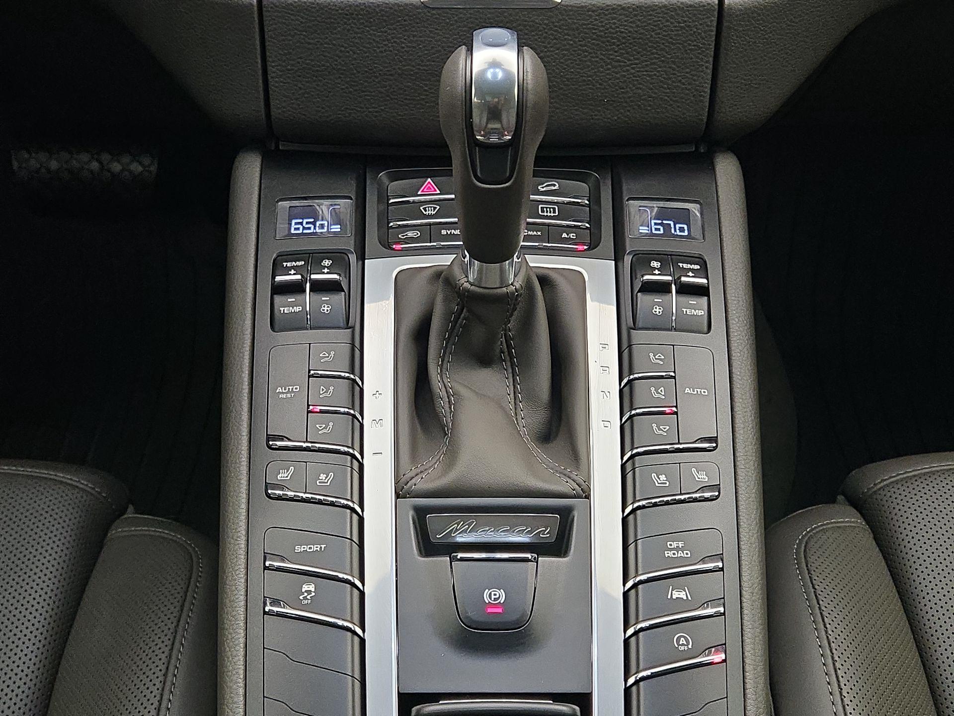 Thumbnail: 2018 Porsche Macan - 17