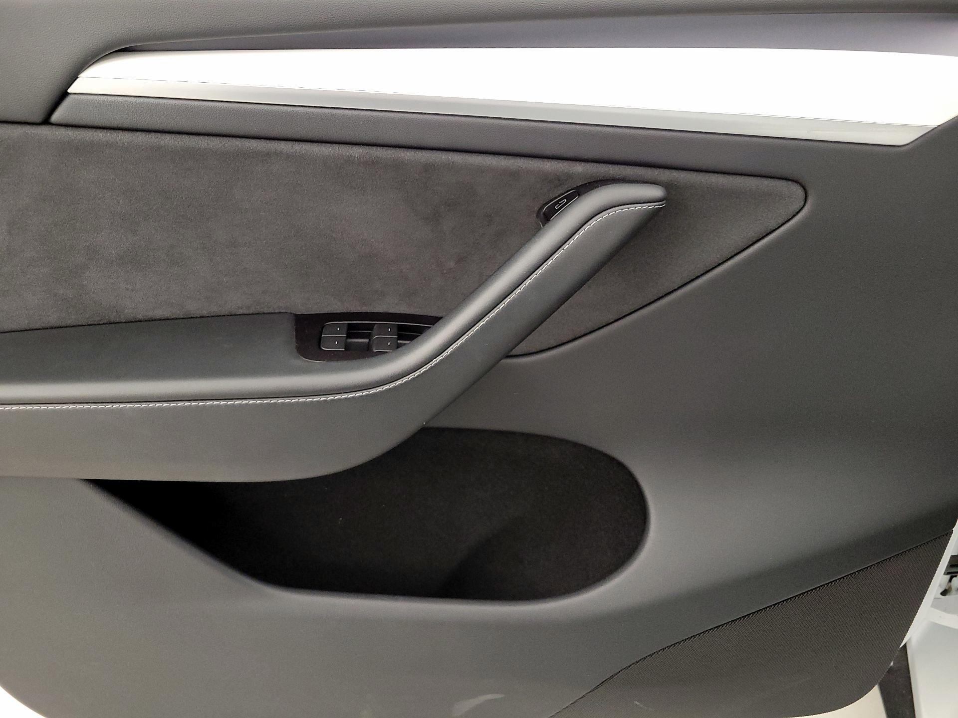 Thumbnail: 2023 Tesla Model Y - 12