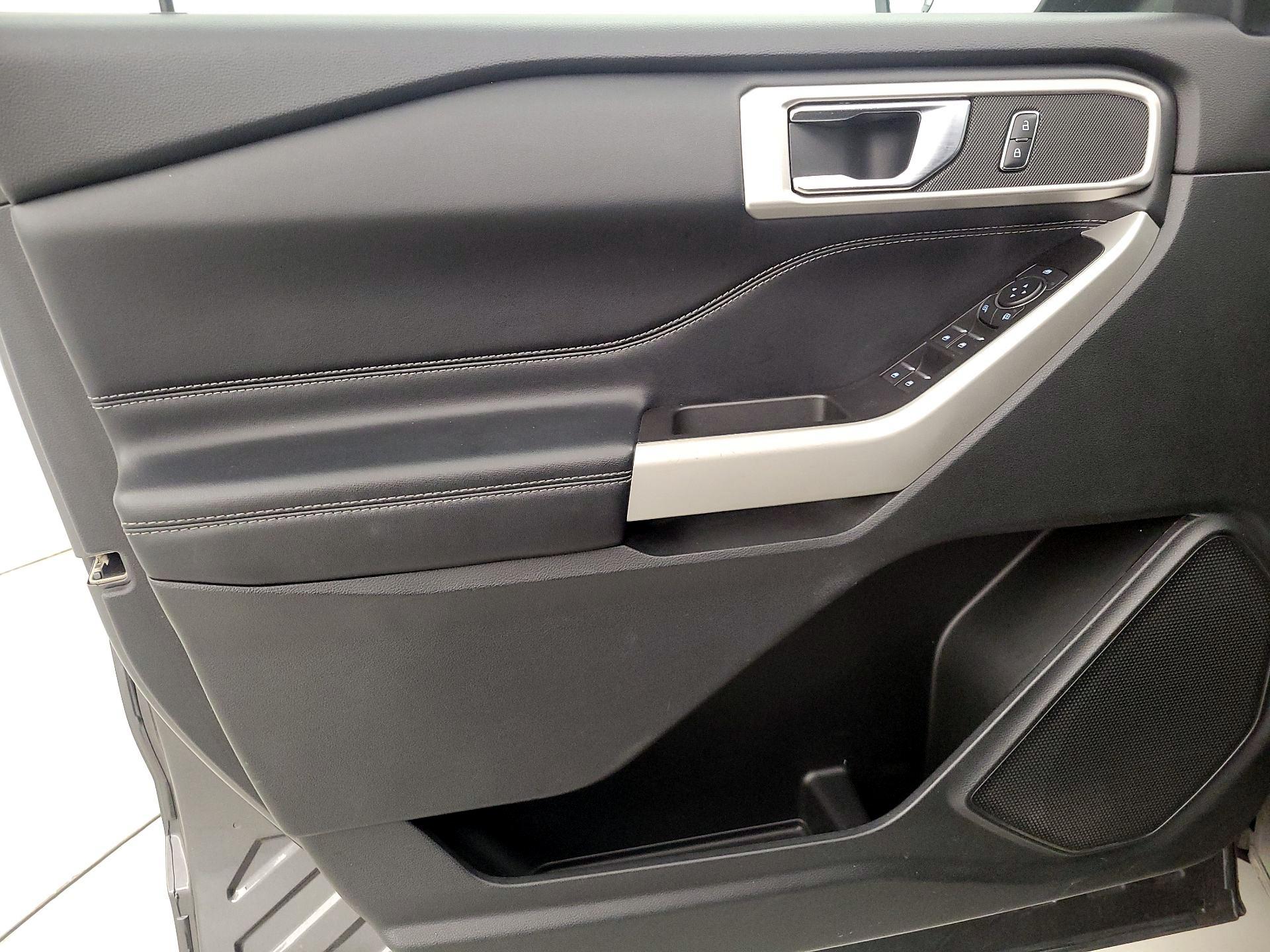 Thumbnail: 2020 Ford Explorer - 12