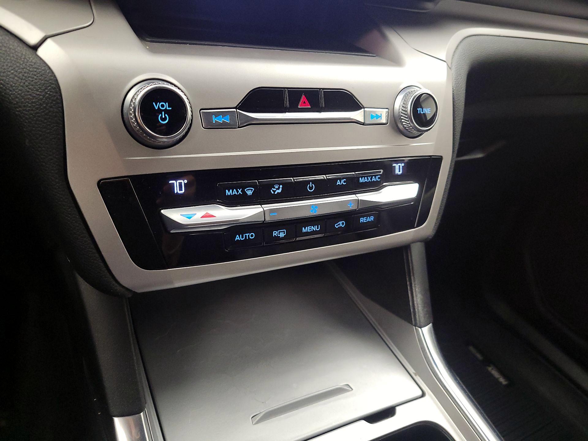 Thumbnail: 2020 Ford Explorer - 17