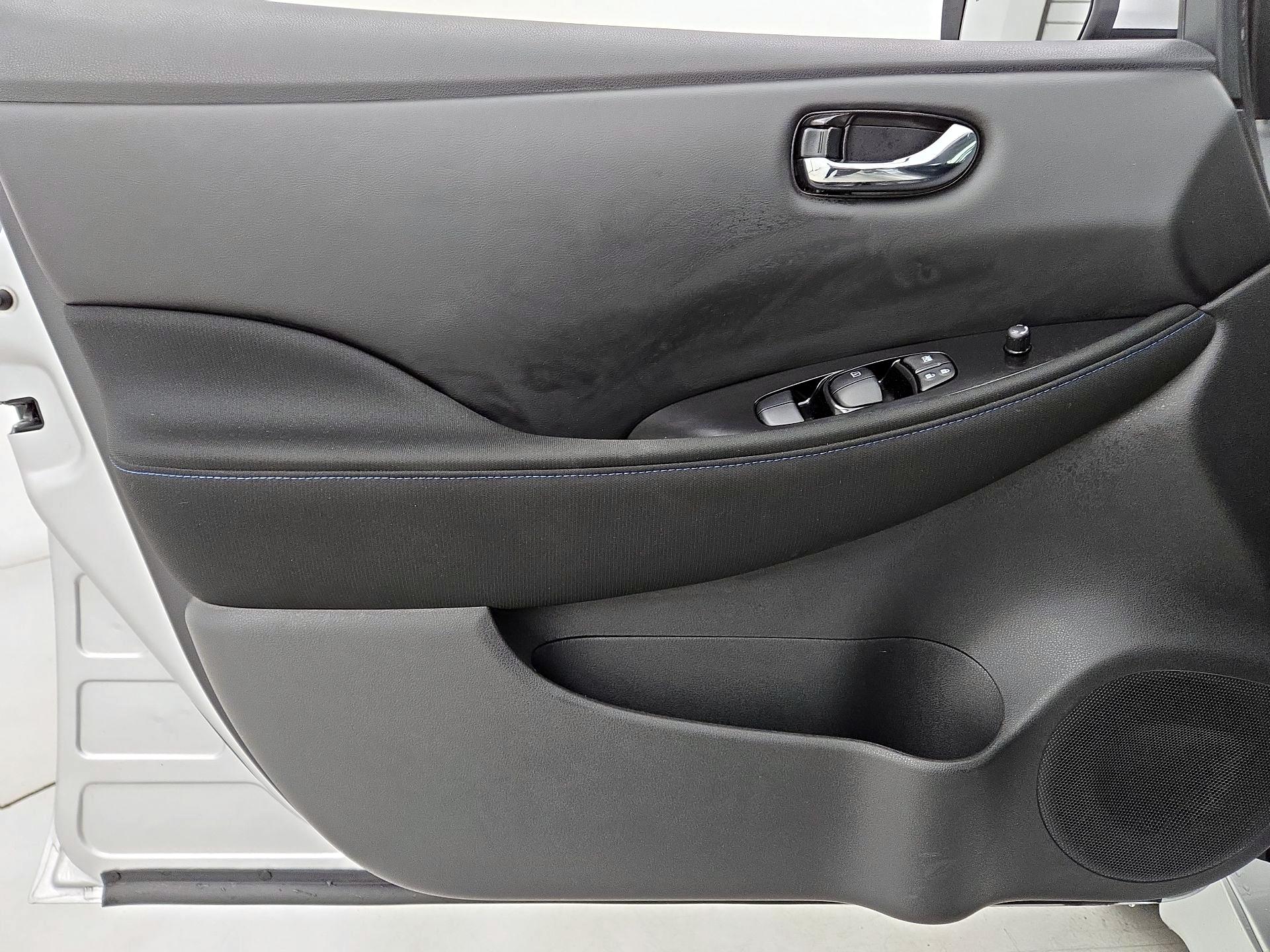 Thumbnail: 2023 Nissan Leaf - 12