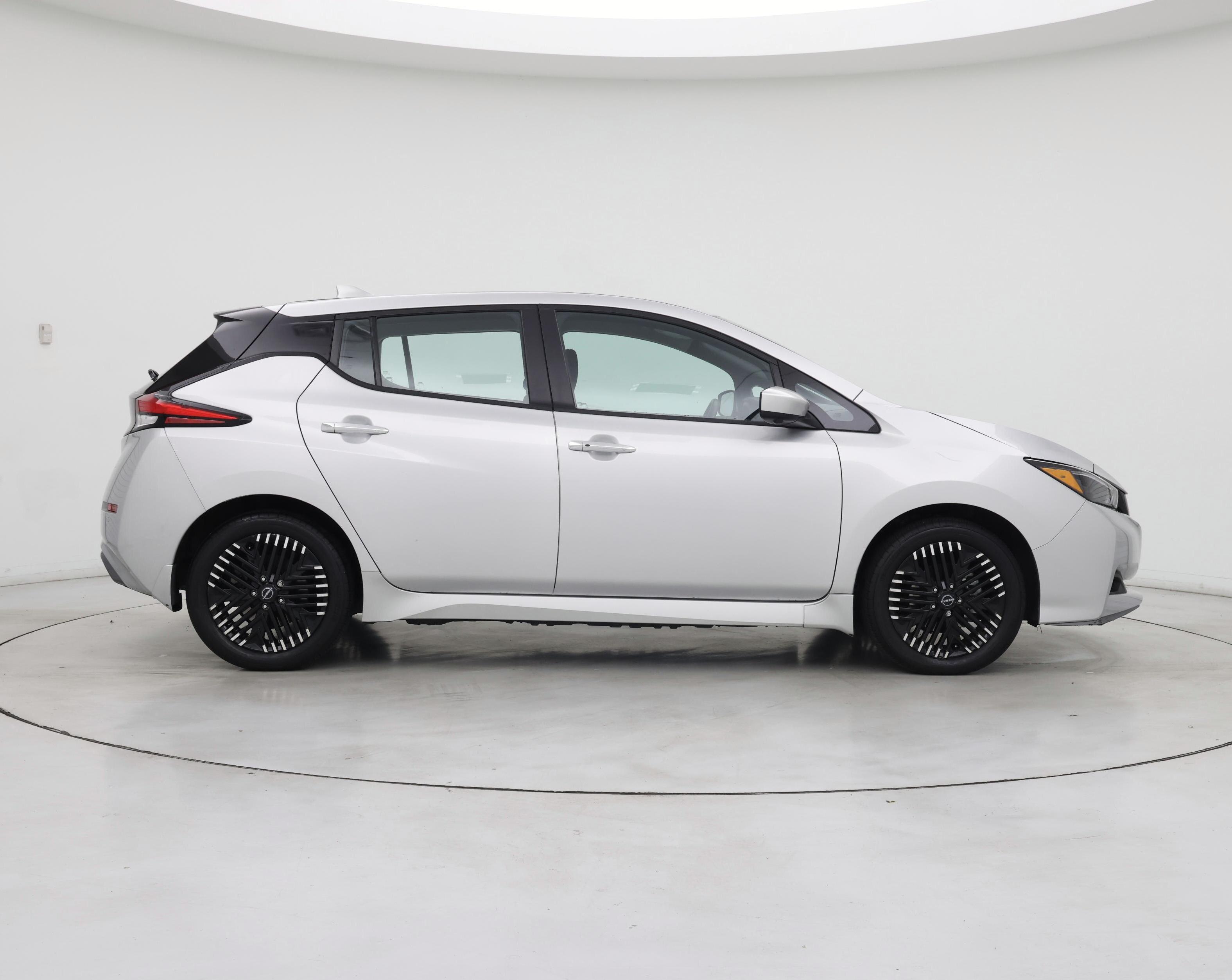 Thumbnail: 2023 Nissan Leaf - 7