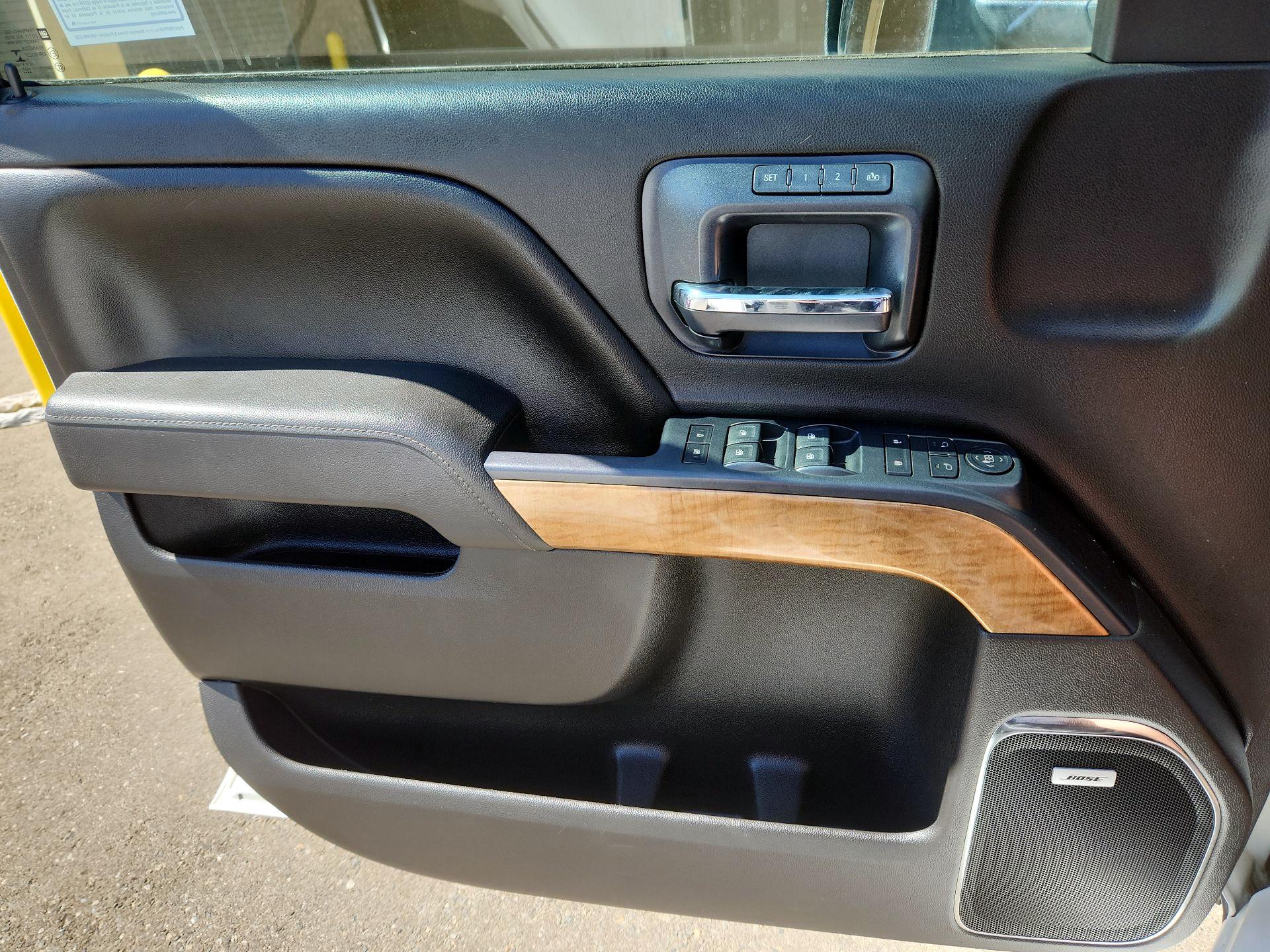 Thumbnail: 2015 Chevrolet Silverado 3500 - 10