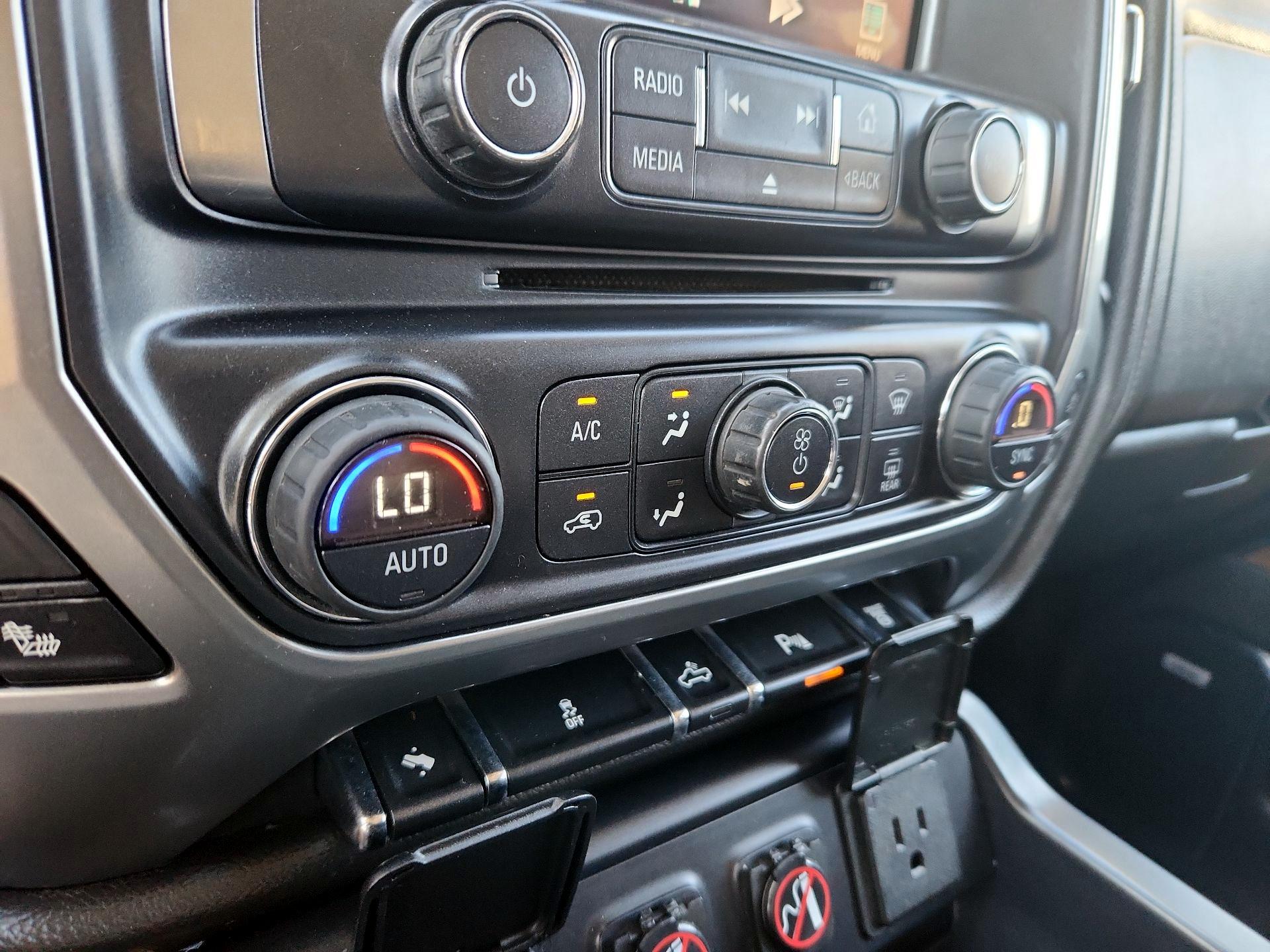 Thumbnail: 2015 Chevrolet Silverado 3500 - 14