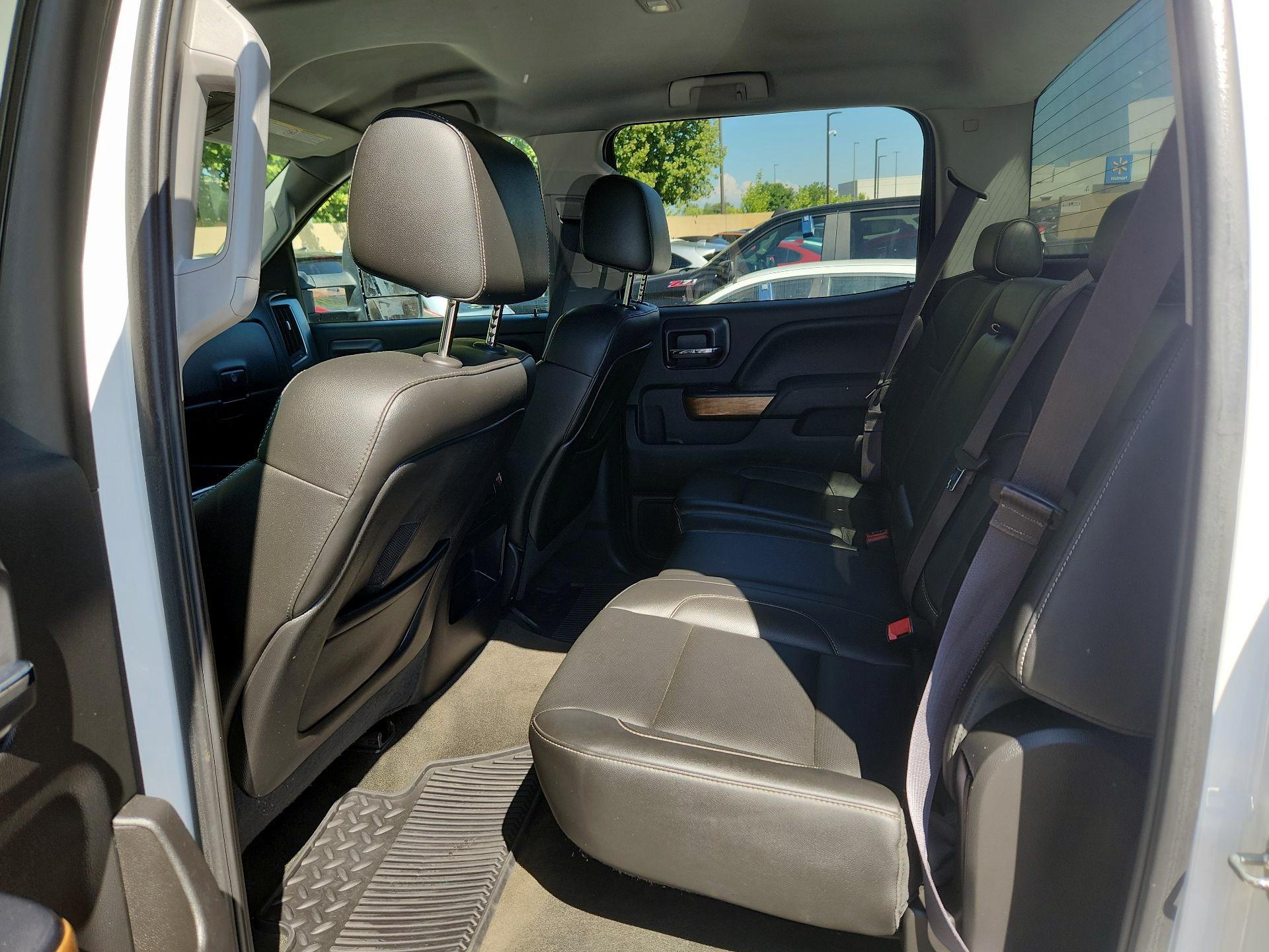 Thumbnail: 2015 Chevrolet Silverado 3500 - 17
