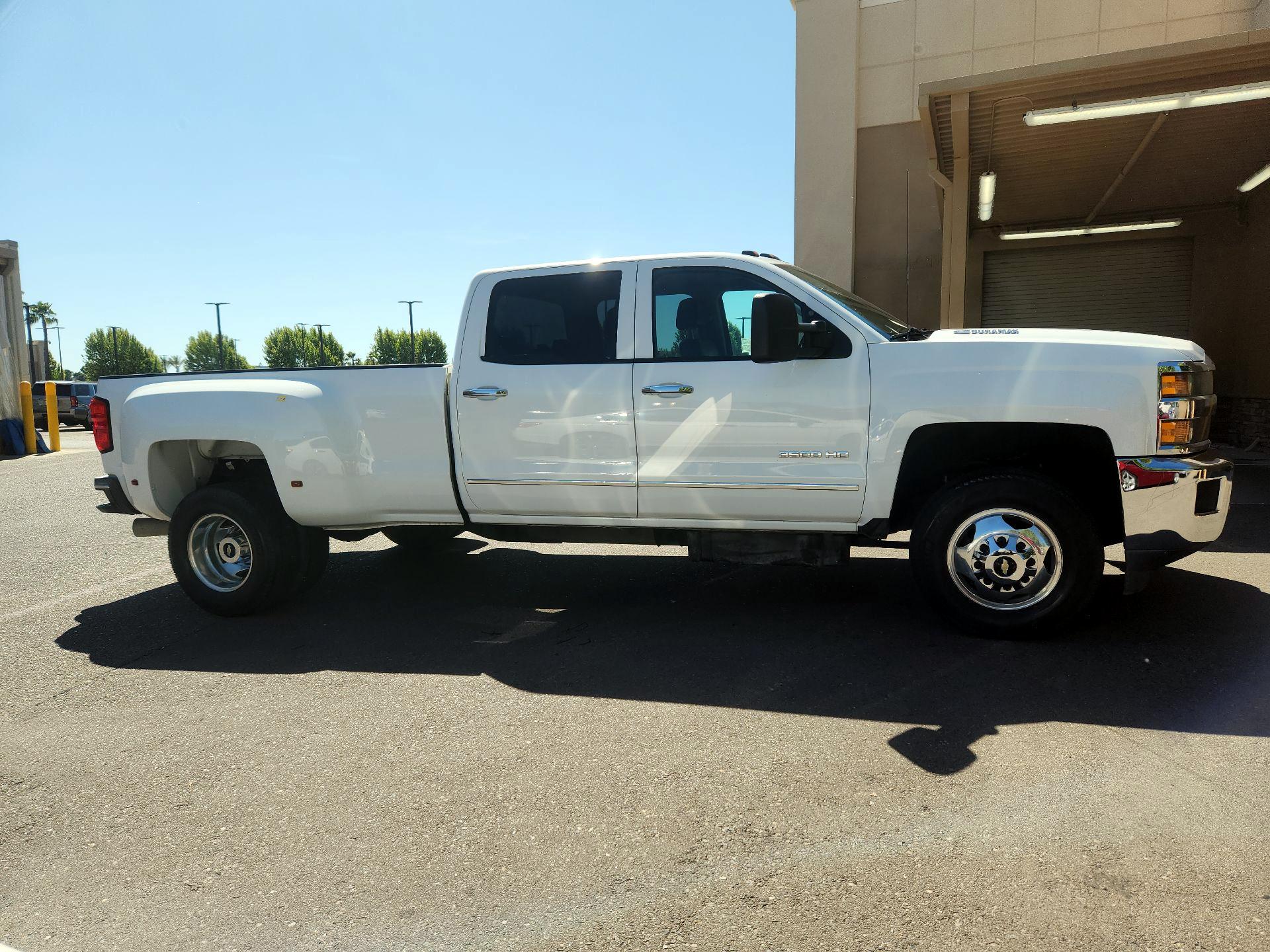 Thumbnail: 2015 Chevrolet Silverado 3500 - 4