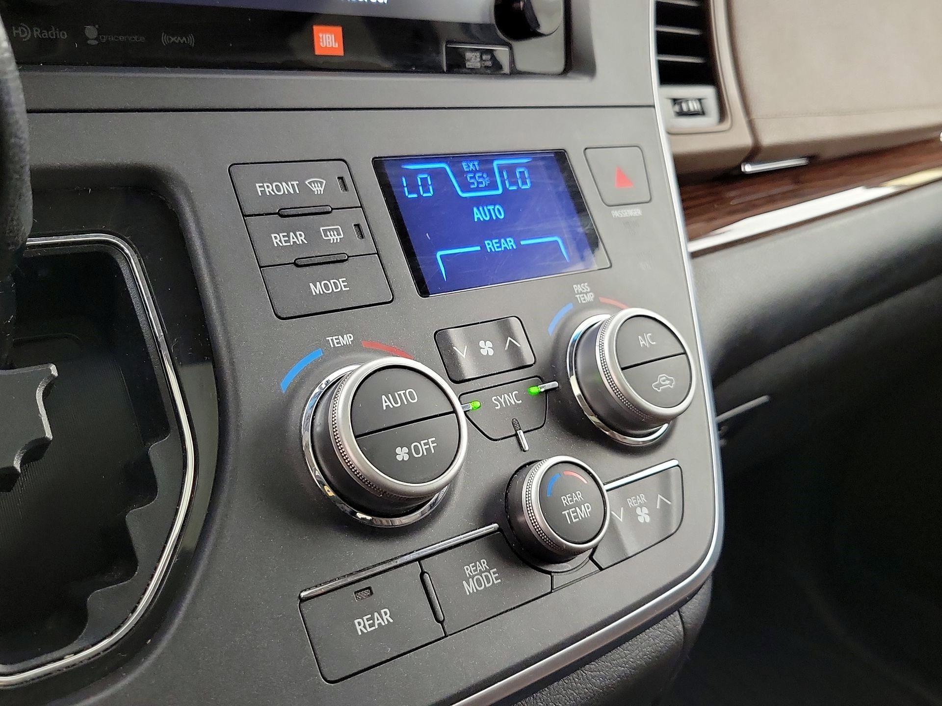 Thumbnail: 2016 Toyota Sienna - 16