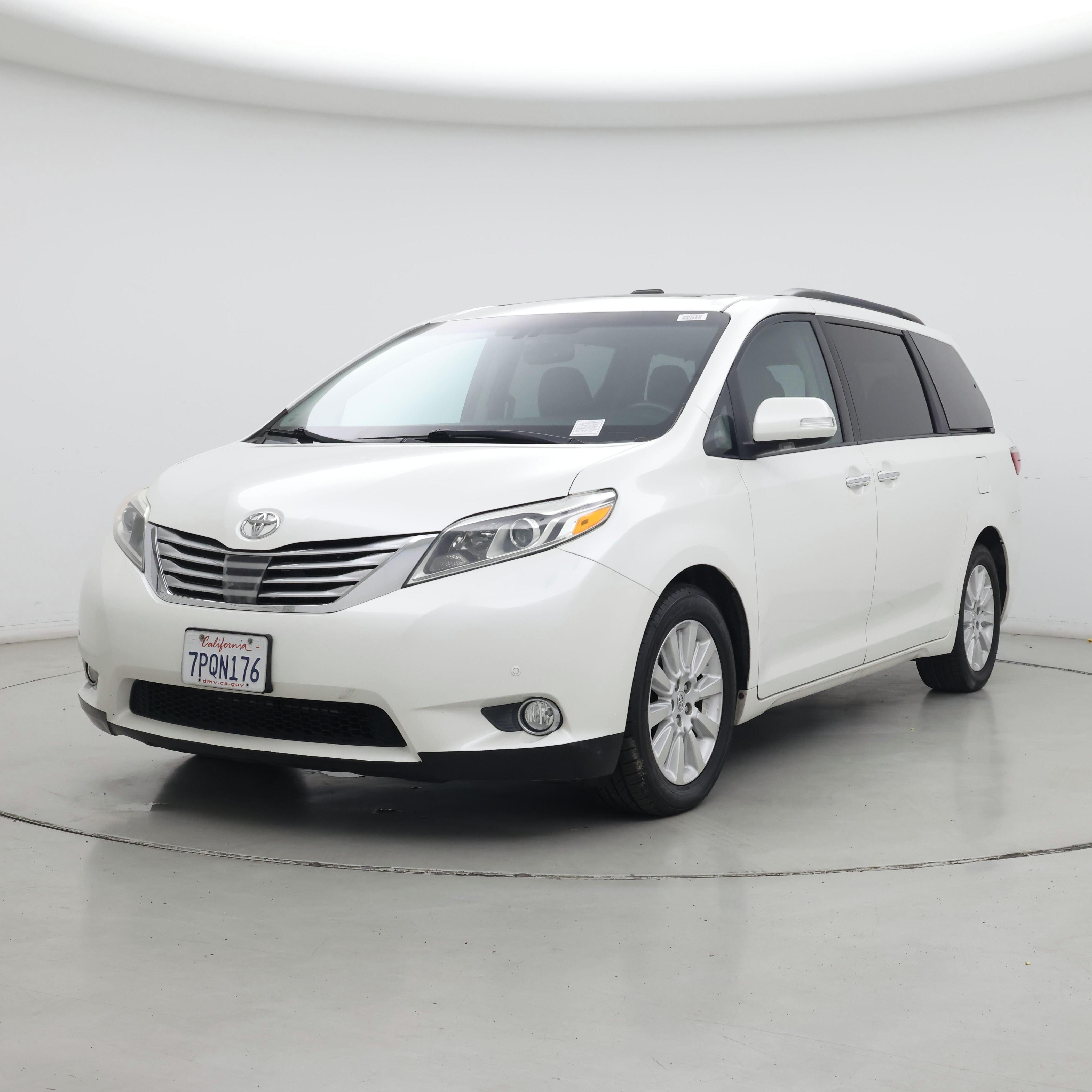 Thumbnail: 2016 Toyota Sienna - 4
