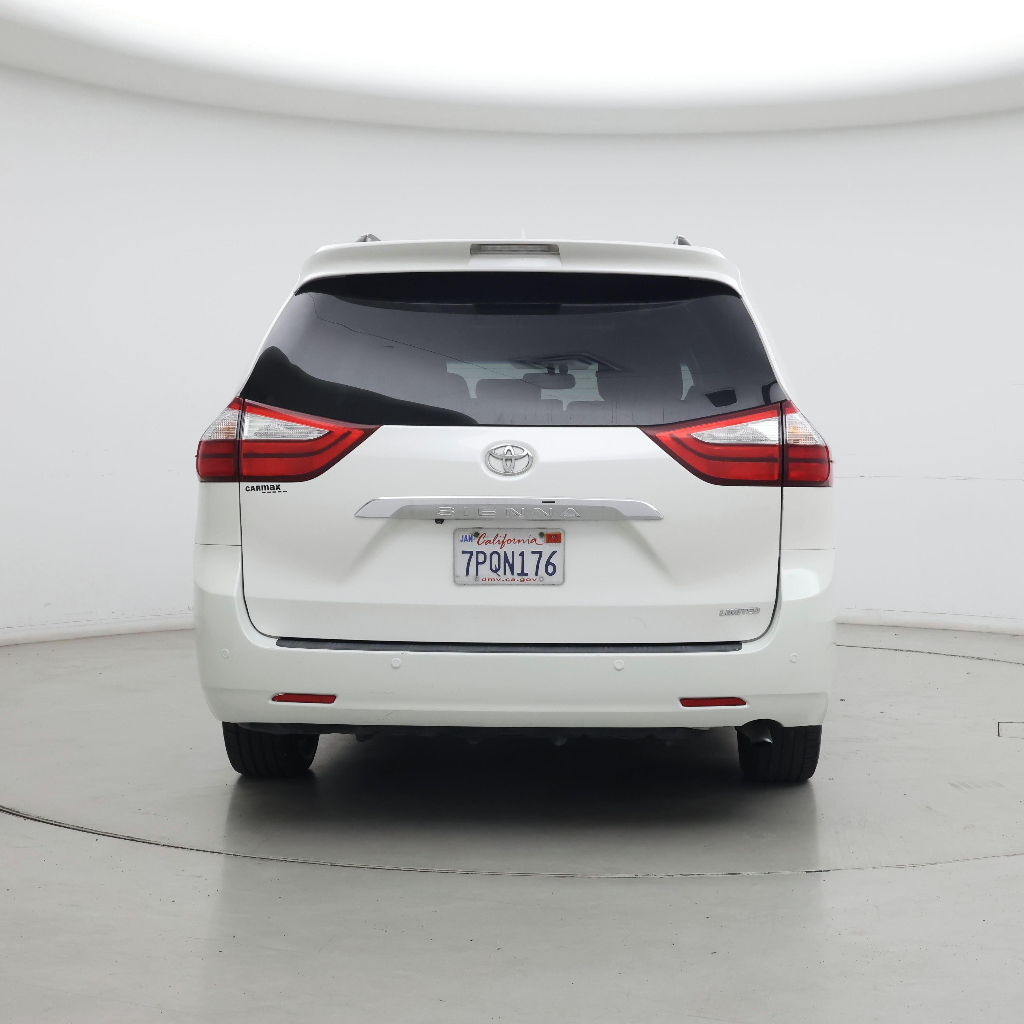 Thumbnail: 2016 Toyota Sienna - 6