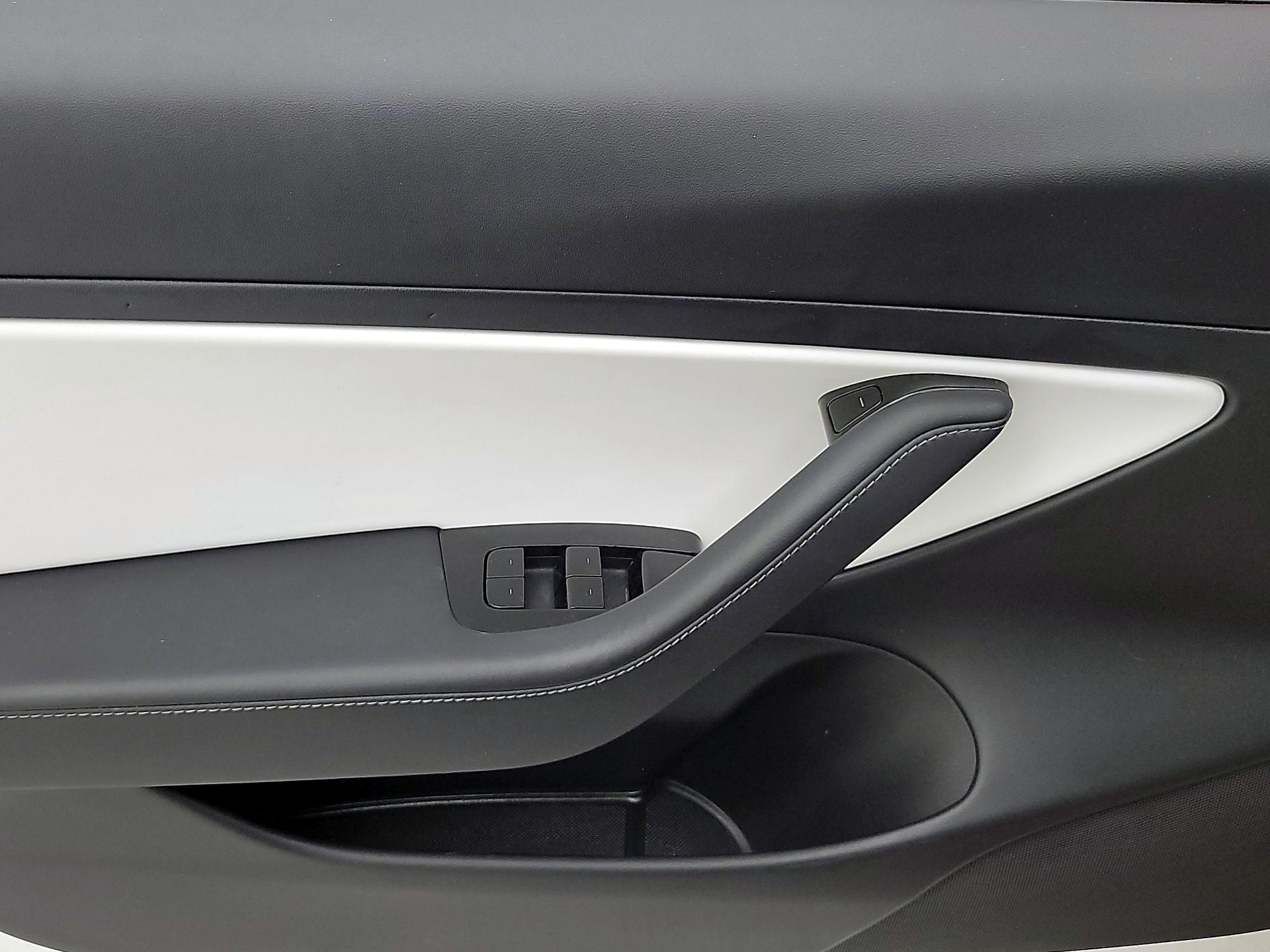 Thumbnail: 2020 Tesla Model 3 - 12