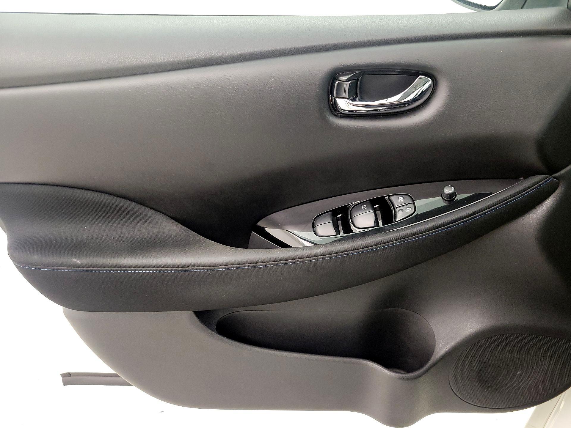 Thumbnail: 2019 Nissan Leaf - 12