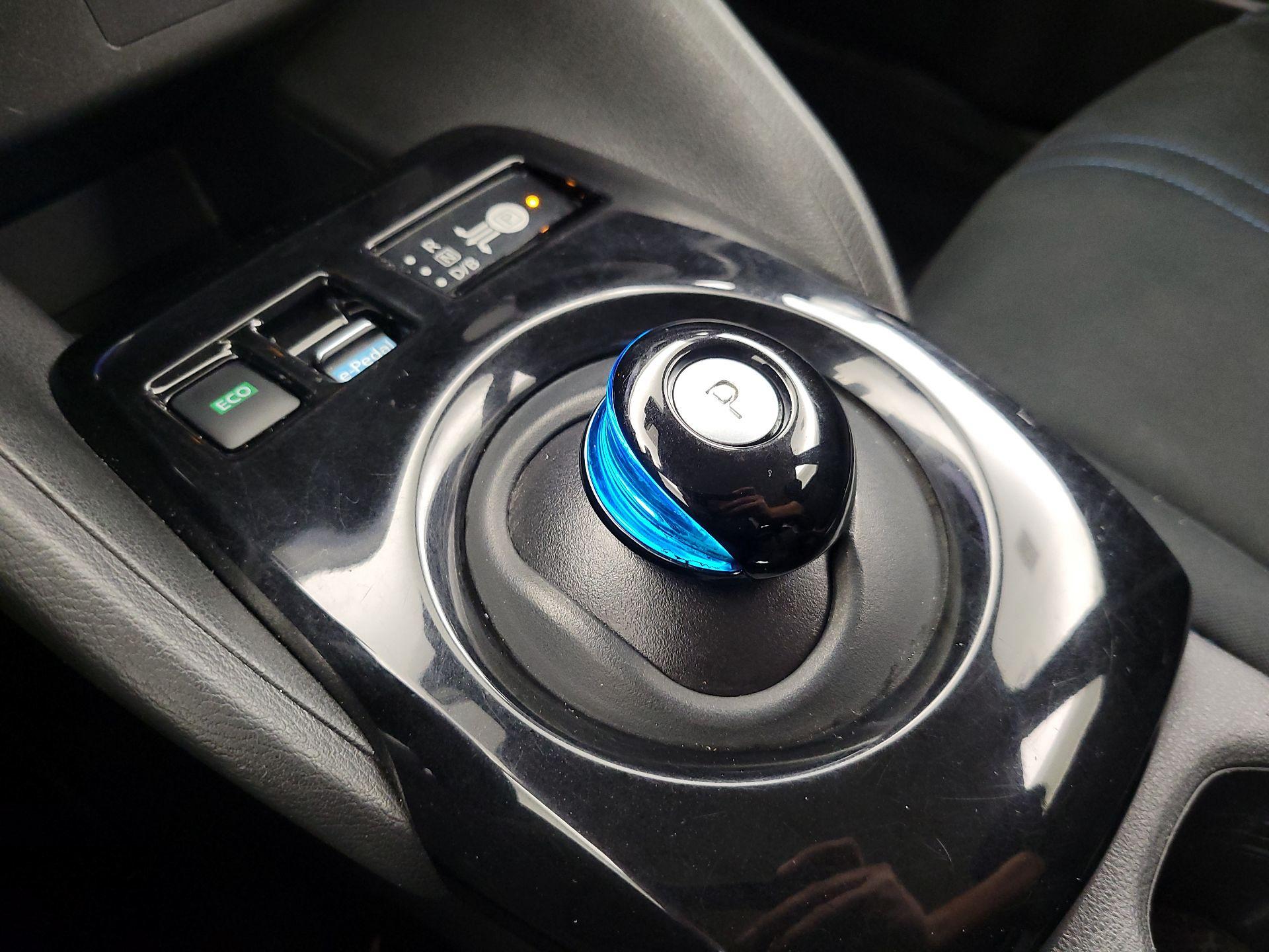 Thumbnail: 2019 Nissan Leaf - 18