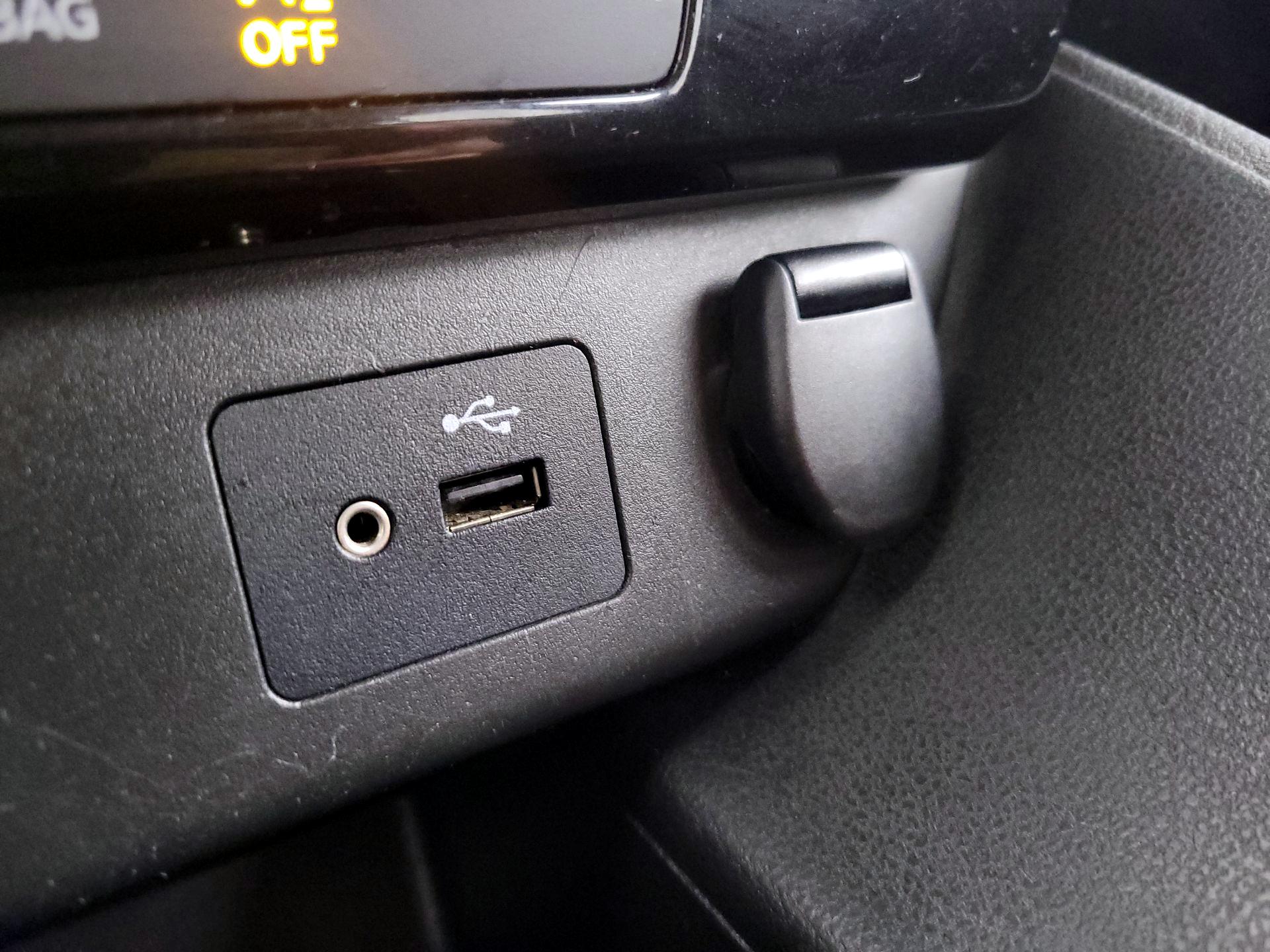 Thumbnail: 2019 Nissan Leaf - 19