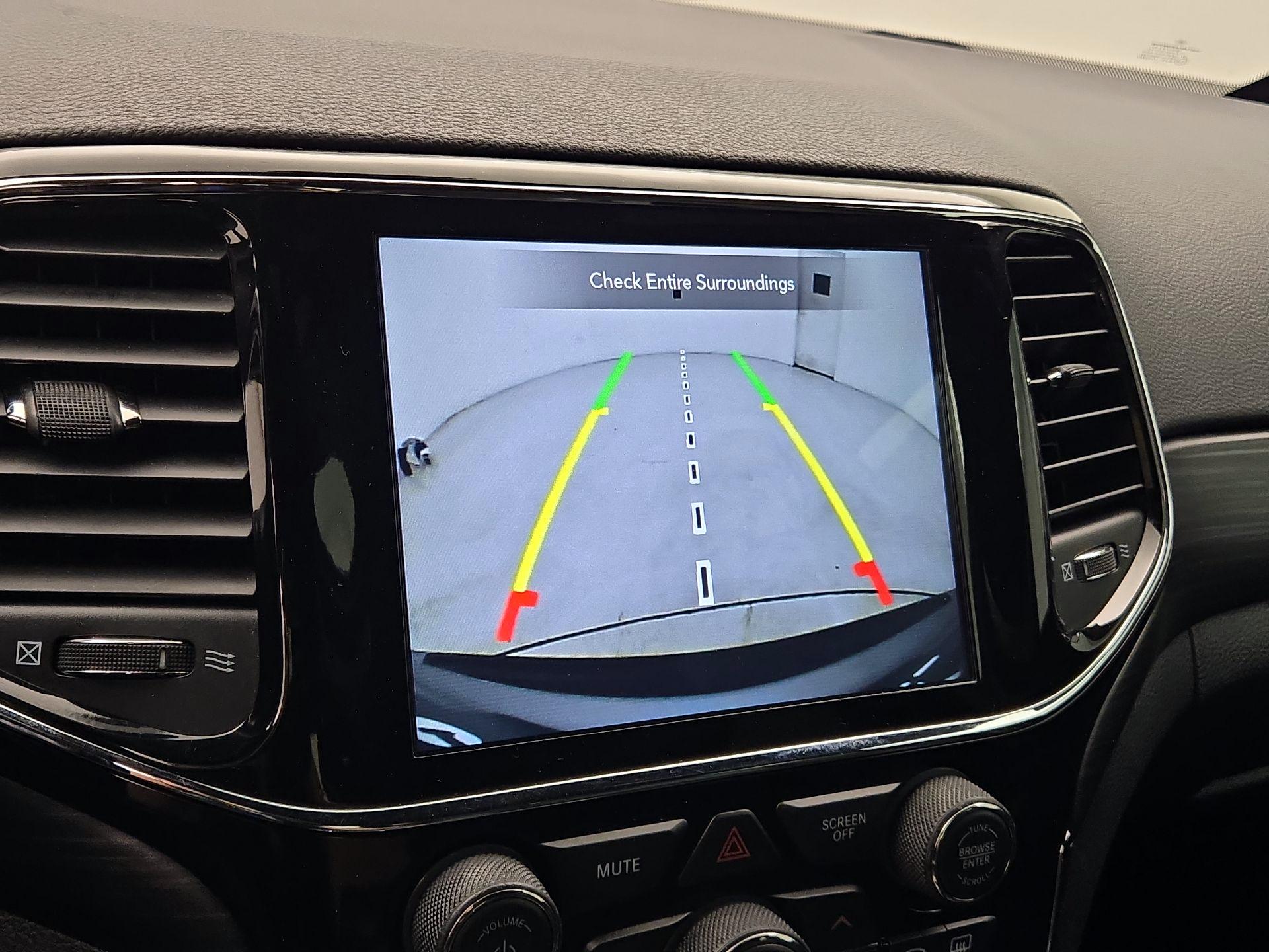 Thumbnail: 2020 Jeep Grand Cherokee - 15