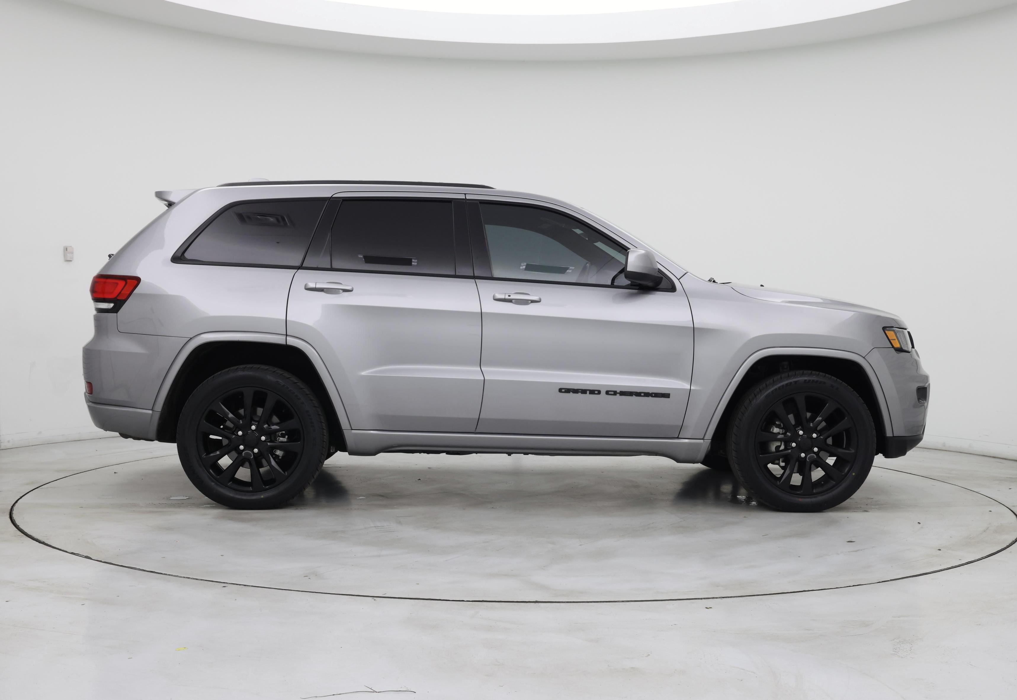 Thumbnail: 2020 Jeep Grand Cherokee - 7