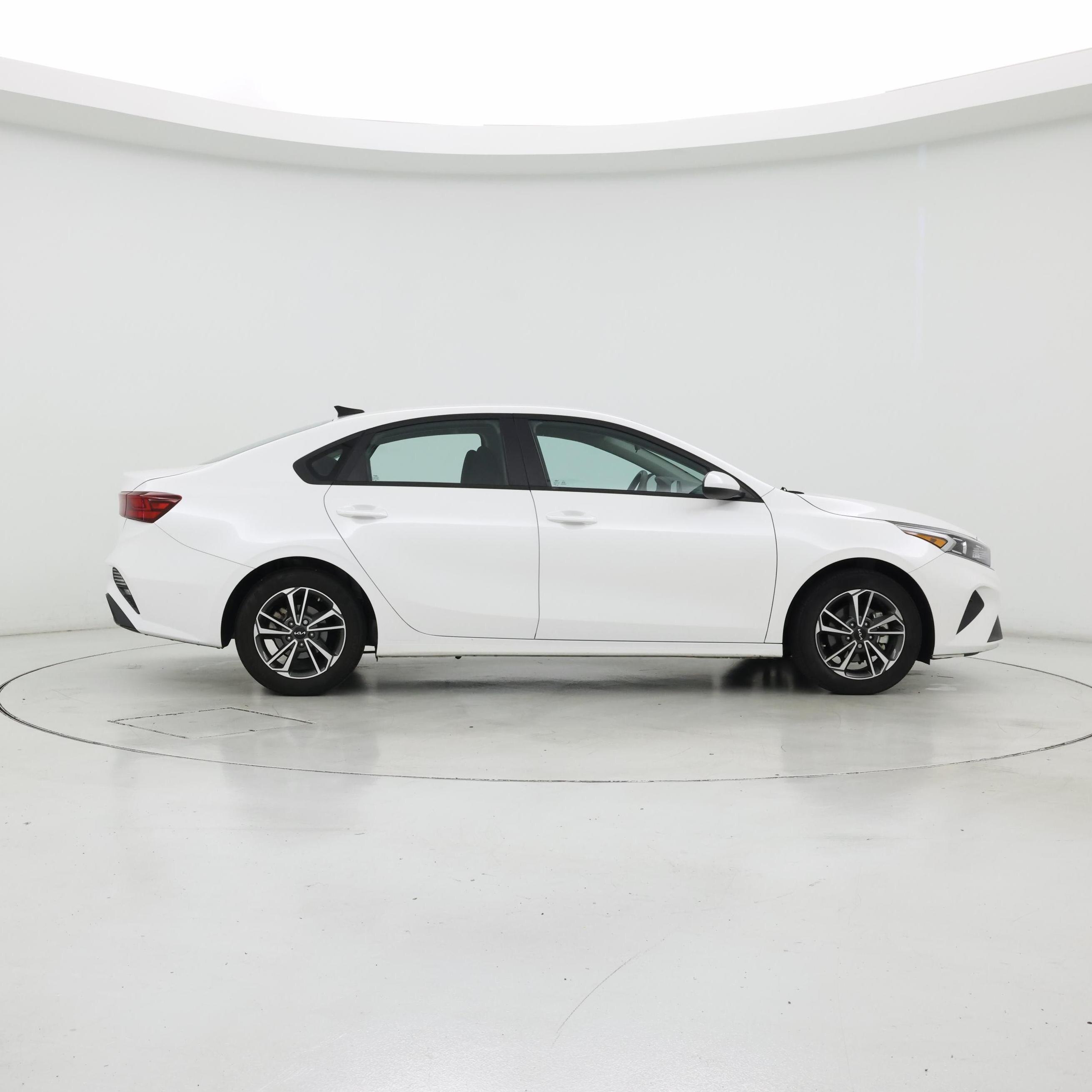 Thumbnail: 2023 Kia Forte - 7