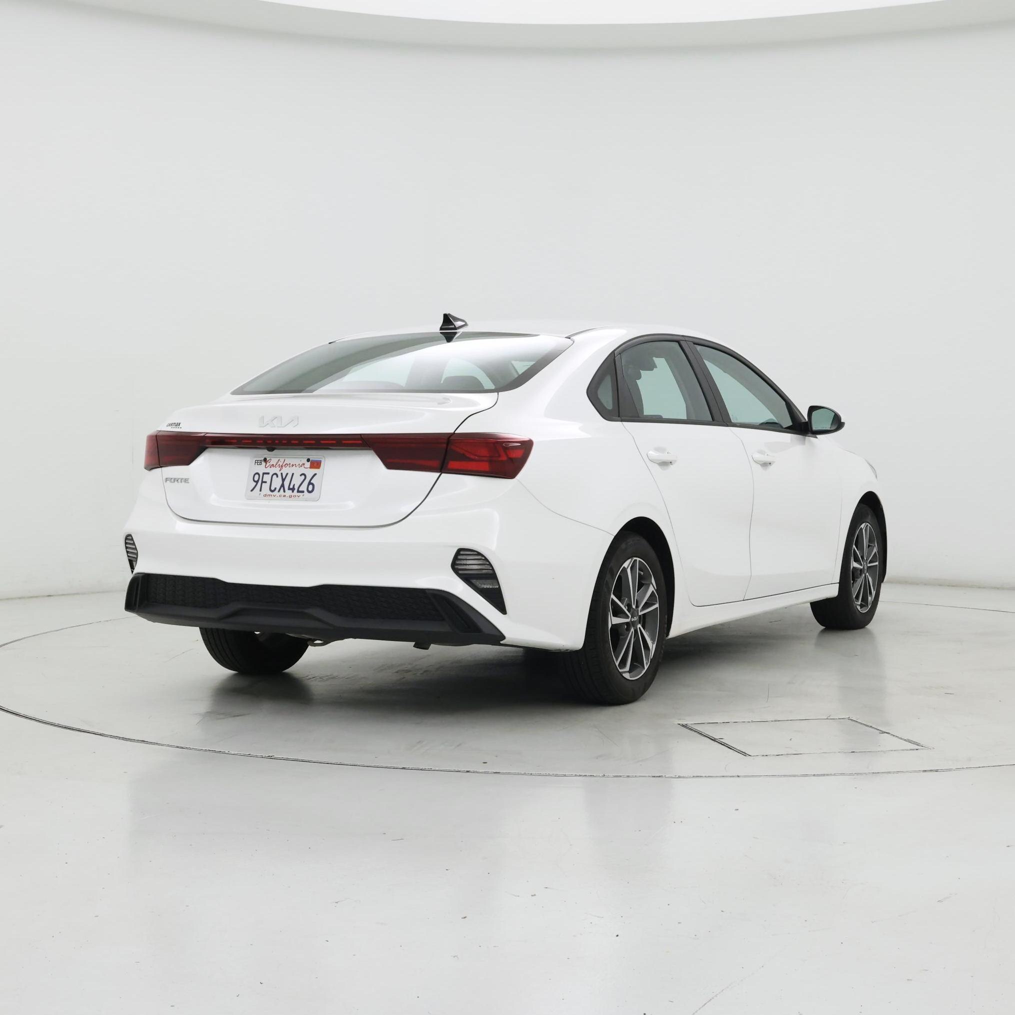 Thumbnail: 2023 Kia Forte - 8