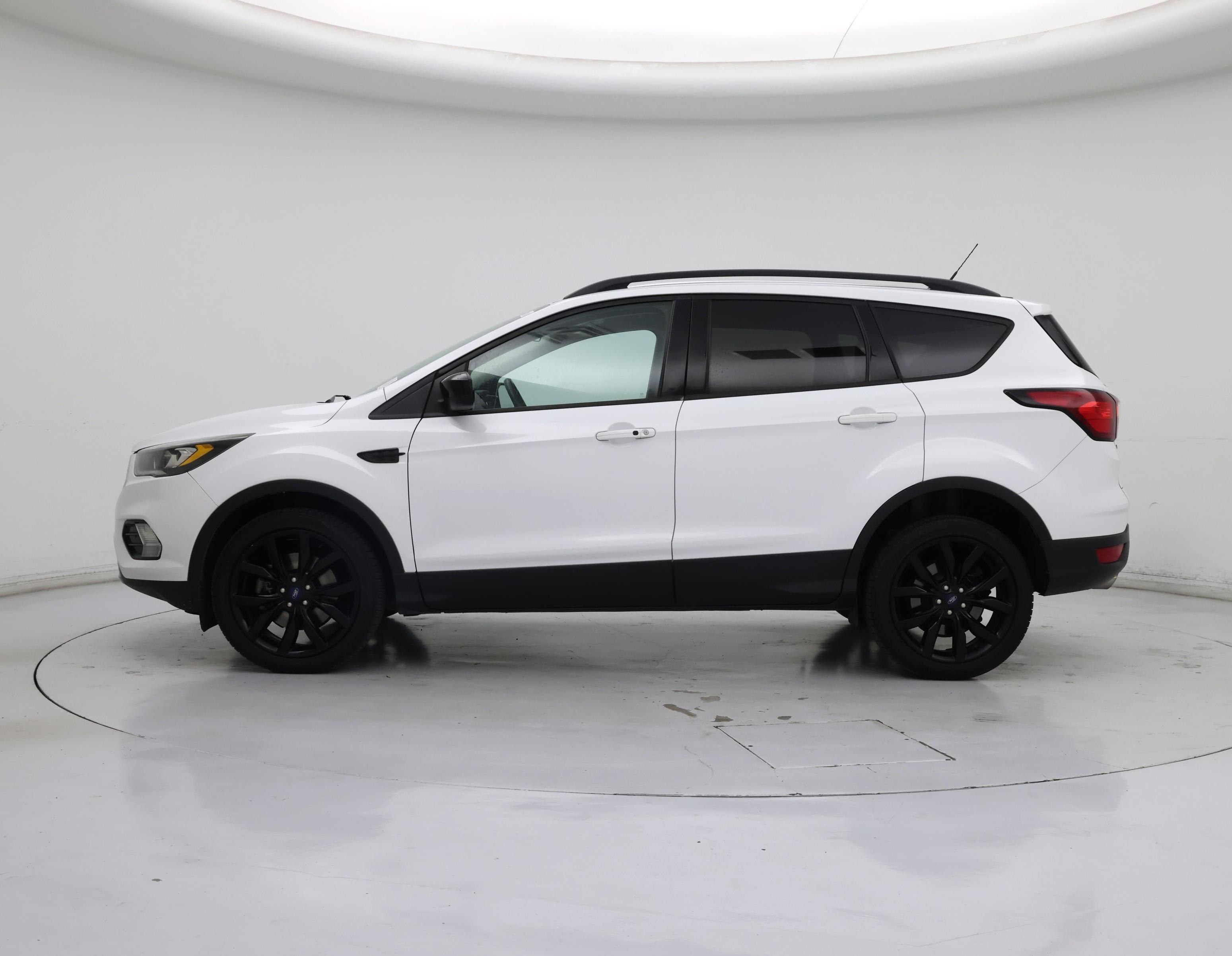 Thumbnail: 2019 Ford Escape - 3