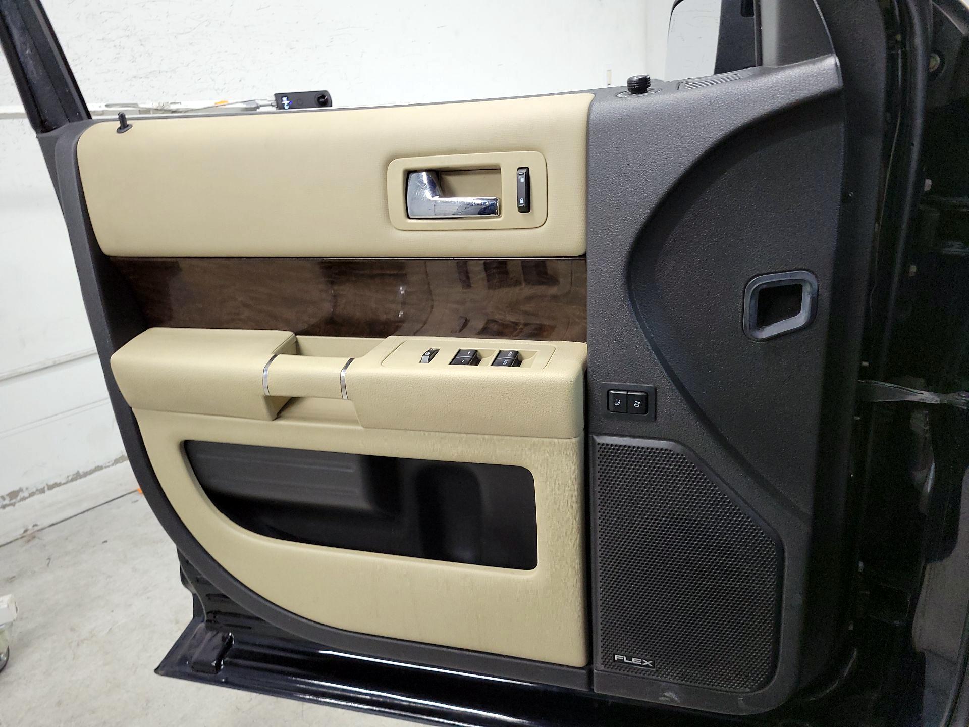 Thumbnail: 2016 Ford Flex - 12