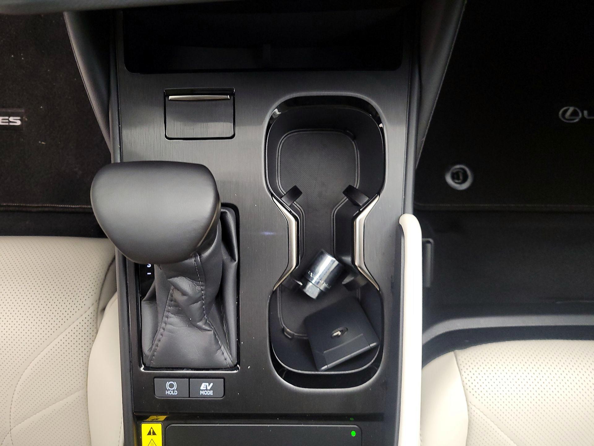 Thumbnail: 2025 Lexus ES - 17