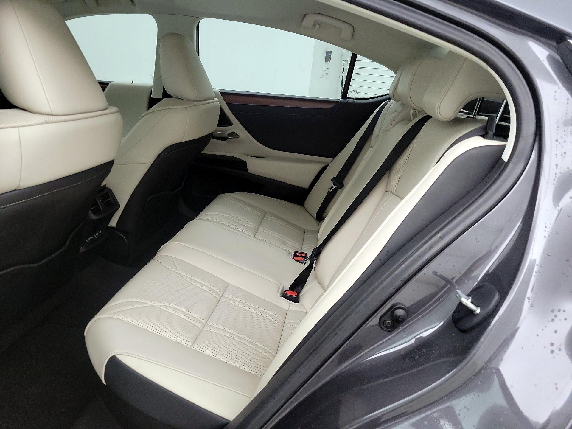 Thumbnail: 2025 Lexus ES - 19