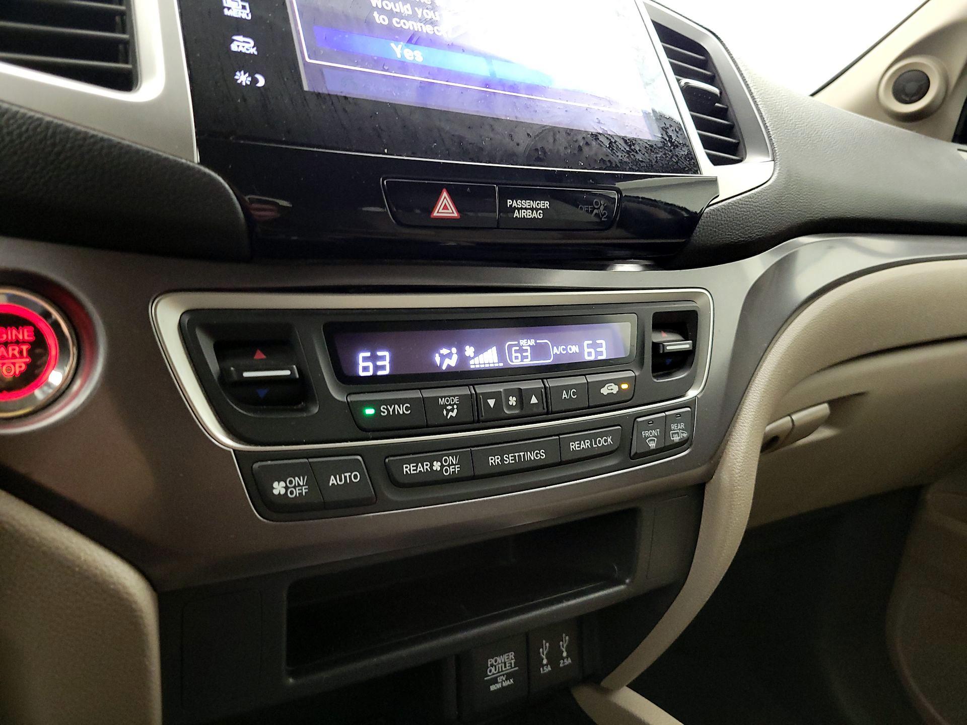 Thumbnail: 2016 Honda Pilot - 16