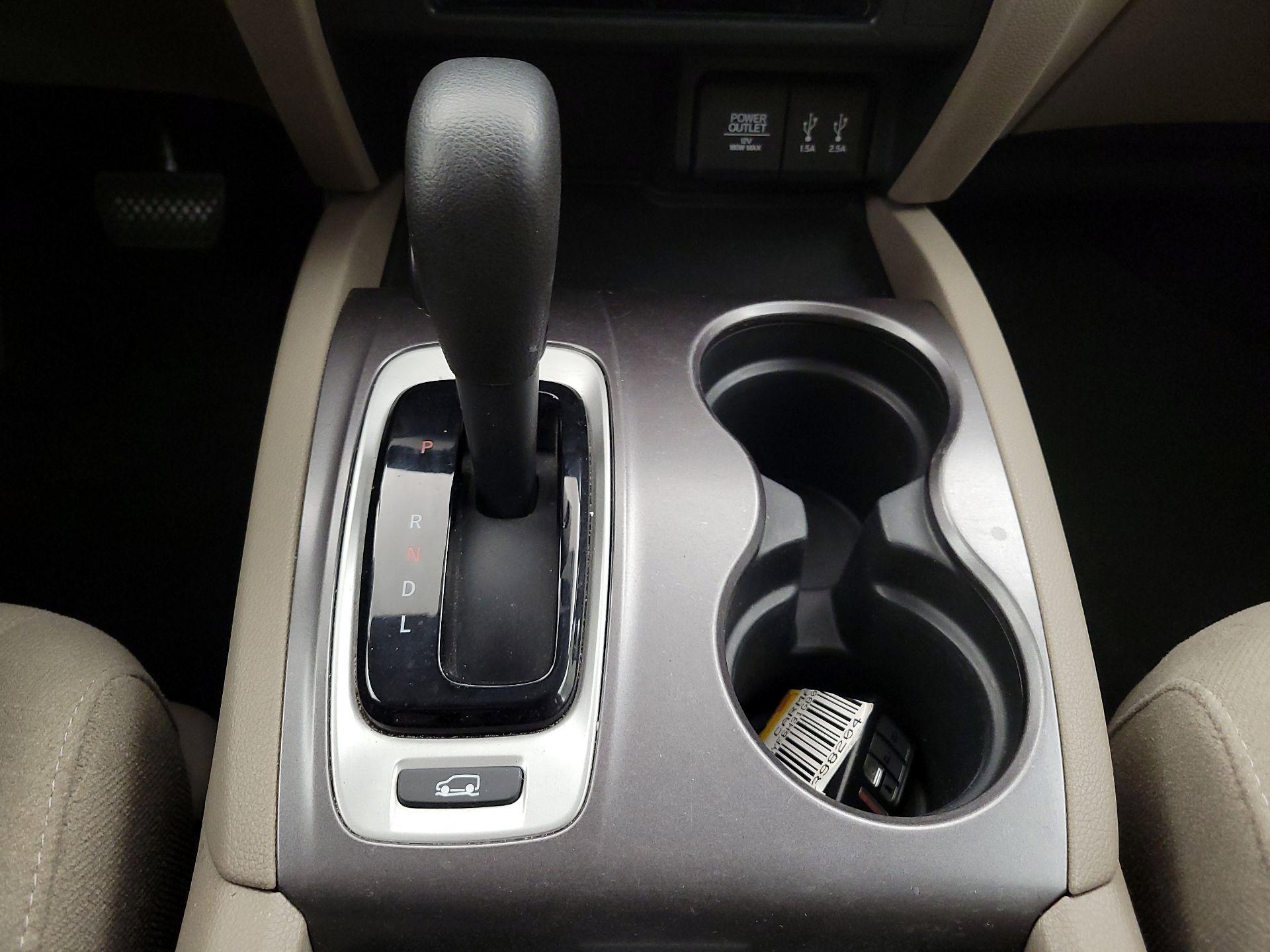 Thumbnail: 2016 Honda Pilot - 17