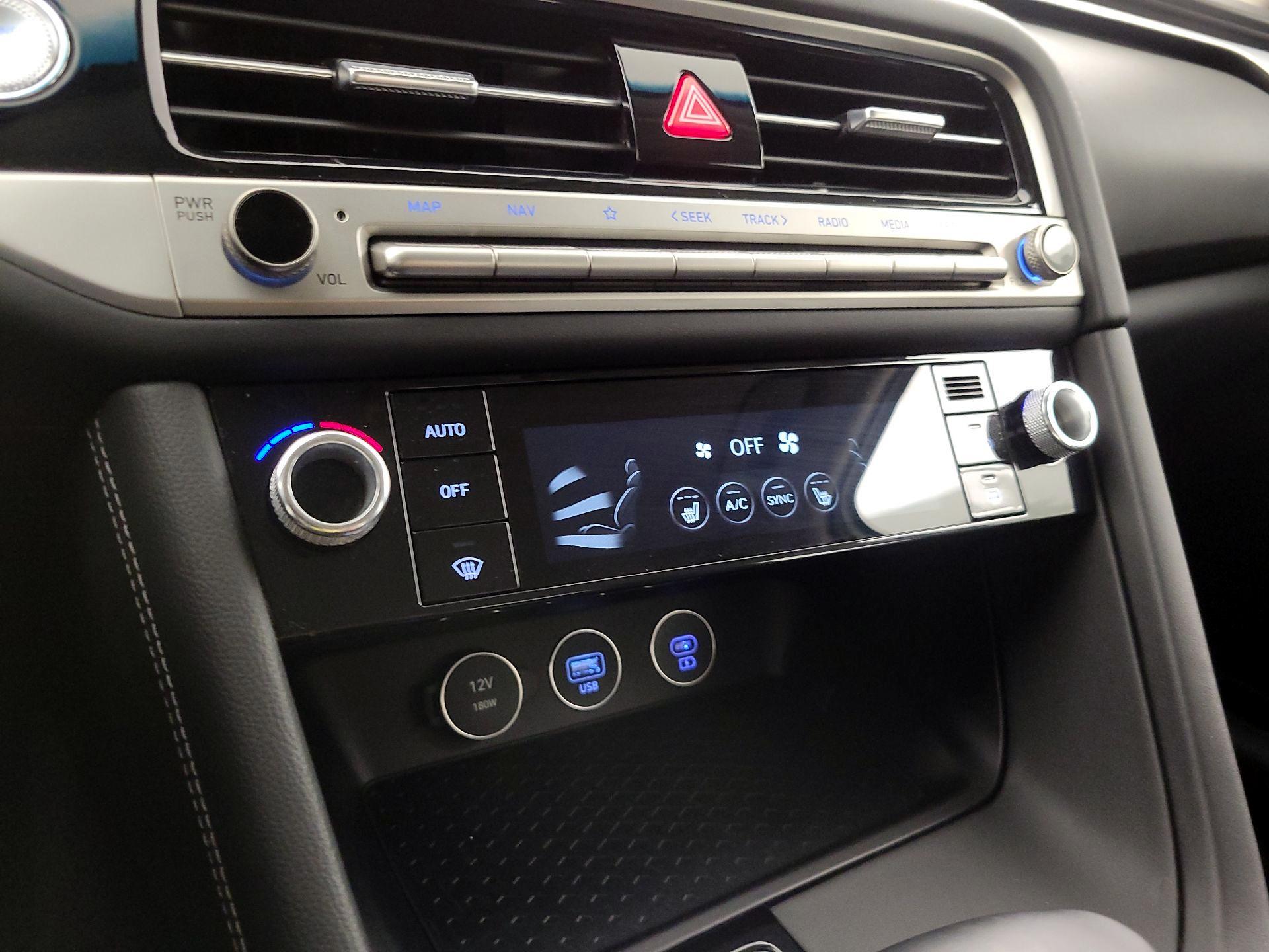 Thumbnail: 2025 Genesis G70 - 17