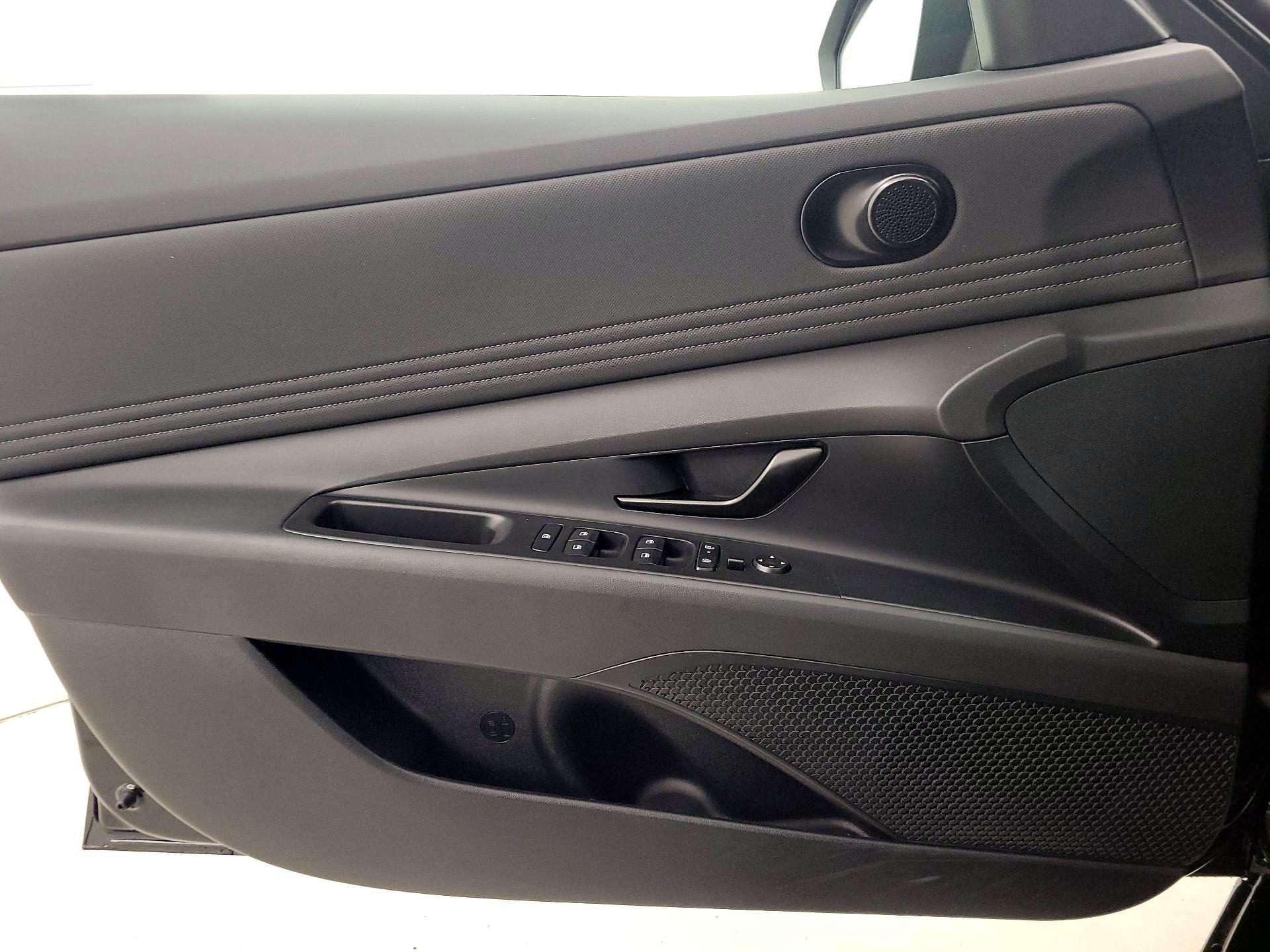 Thumbnail: 2025 Hyundai Elantra - 12