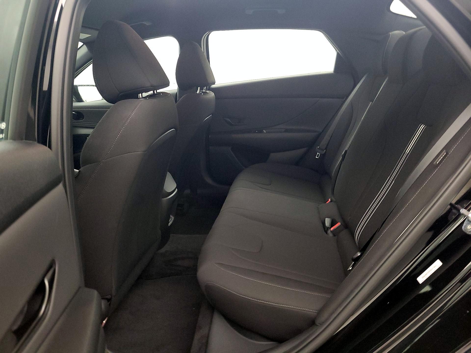 Thumbnail: 2025 Hyundai Elantra - 19