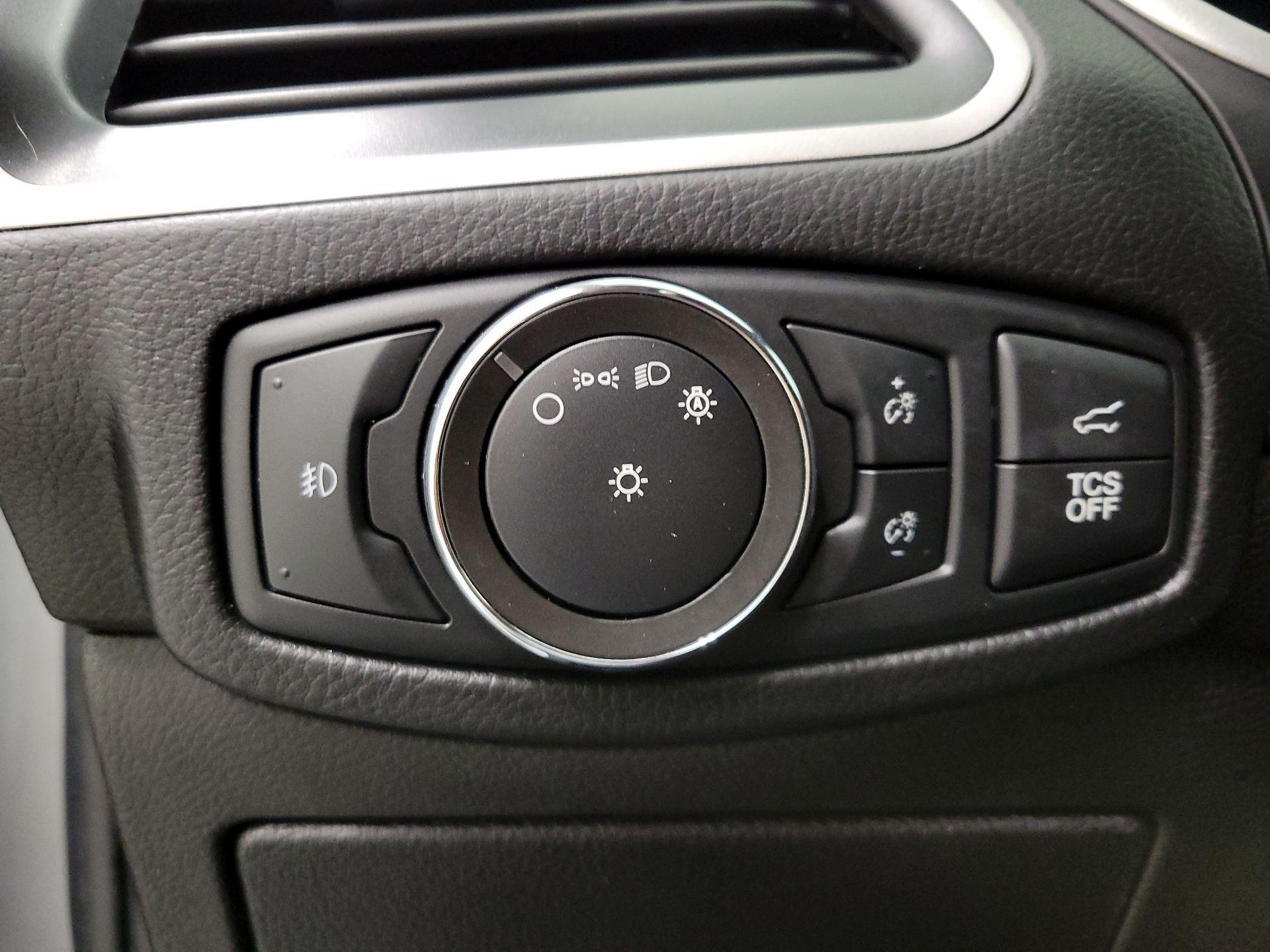 Thumbnail: 2021 Ford Edge - 13